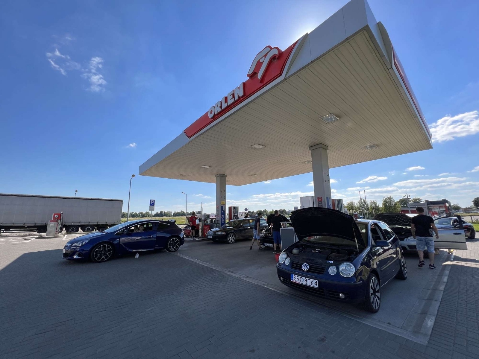 Zdjęcie w galerii na portalu naszraciborz.pl: #BlokujemyOrlen - akcja w Raciborzu. Dlaczego tylko te stacje [WIDEO] wiadomości z regionu