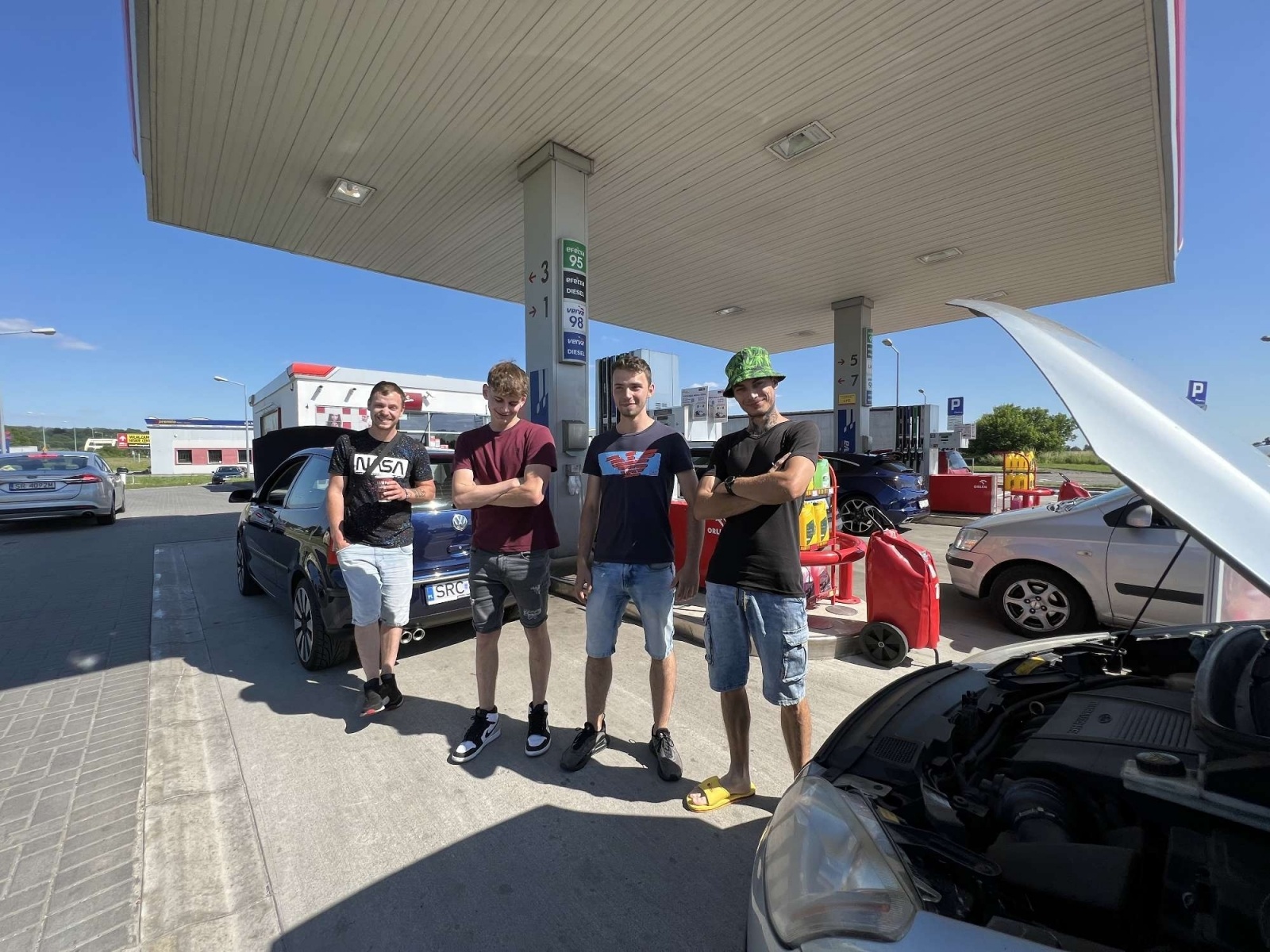 Zdjęcie w galerii na portalu naszraciborz.pl: #BlokujemyOrlen - akcja w Raciborzu. Dlaczego tylko te stacje [WIDEO] wiadomości z regionu