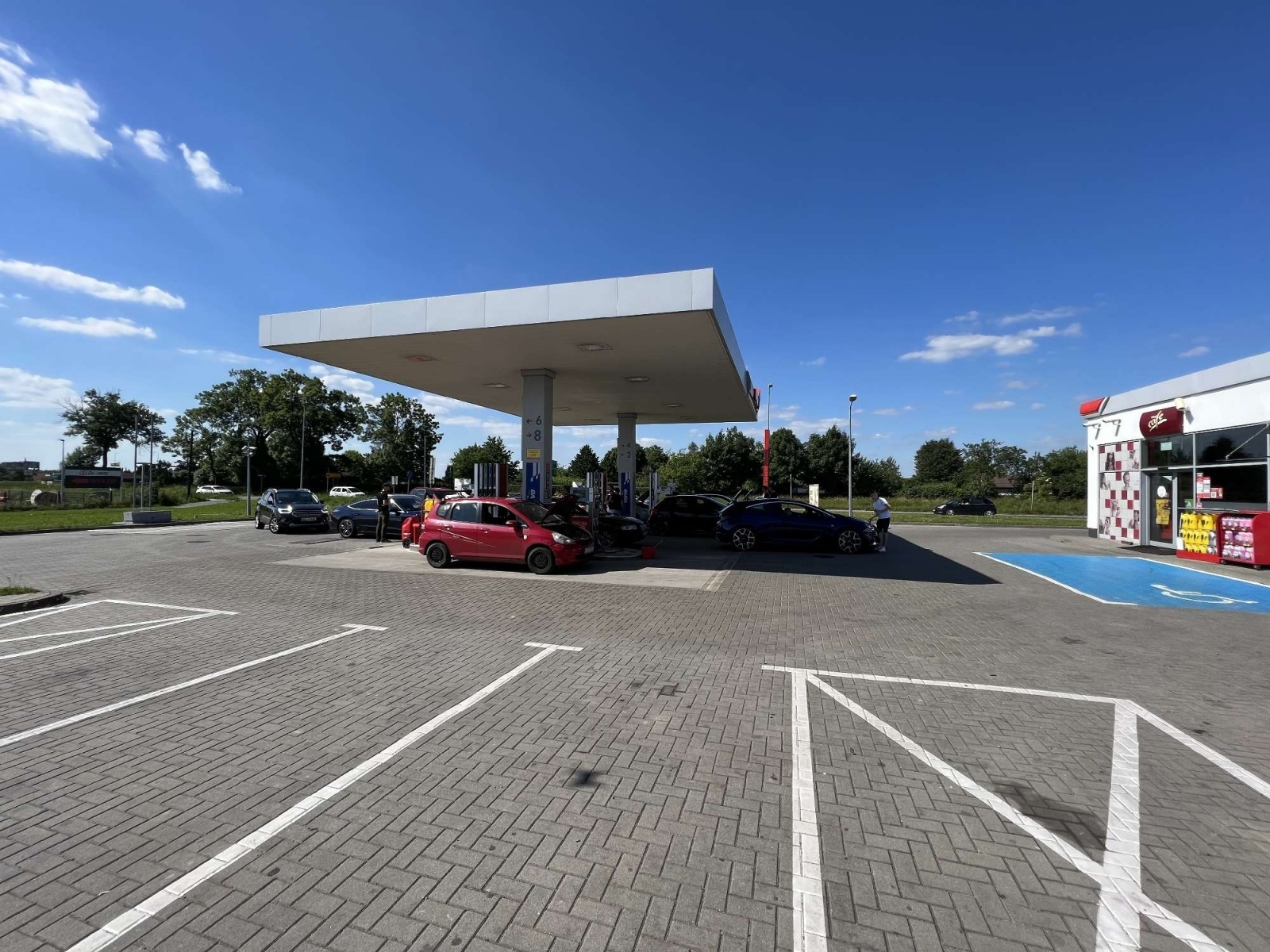 Zdjęcie w galerii na portalu naszraciborz.pl: #BlokujemyOrlen - akcja w Raciborzu. Dlaczego tylko te stacje [WIDEO] wiadomości z regionu