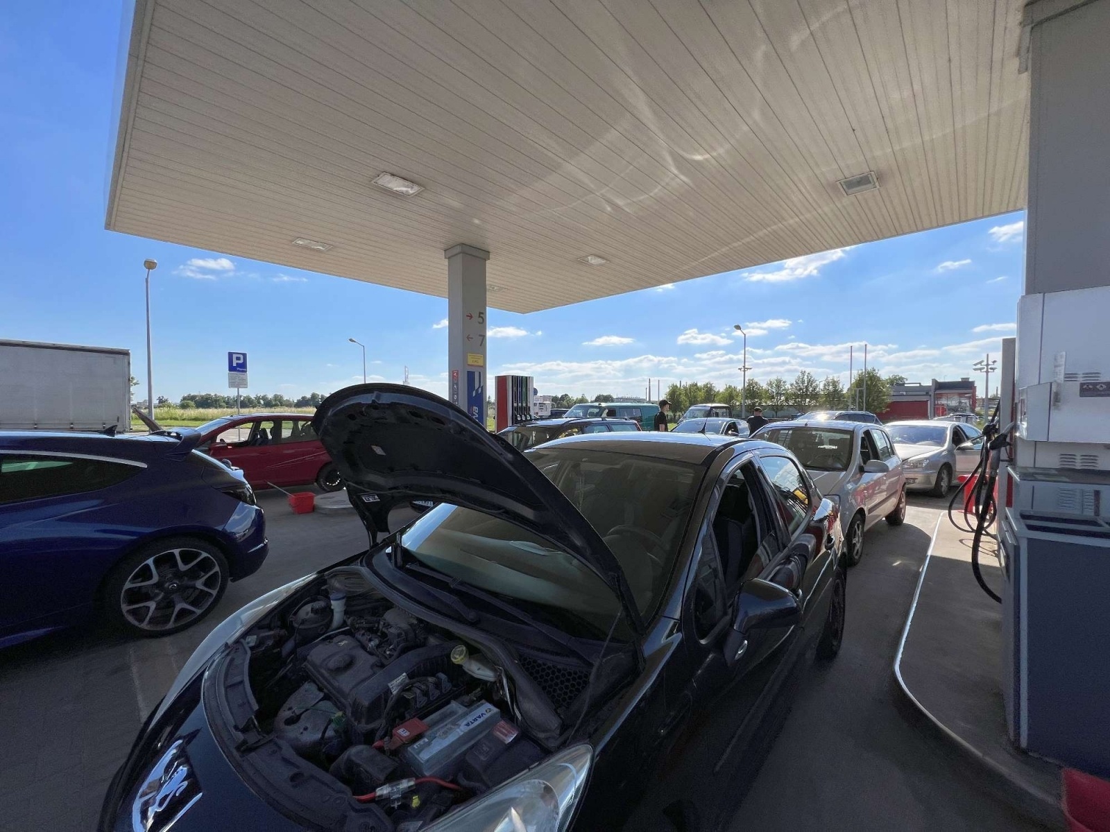 Zdjęcie w galerii na portalu naszraciborz.pl: #BlokujemyOrlen - akcja w Raciborzu. Dlaczego tylko te stacje [WIDEO] wiadomości z regionu