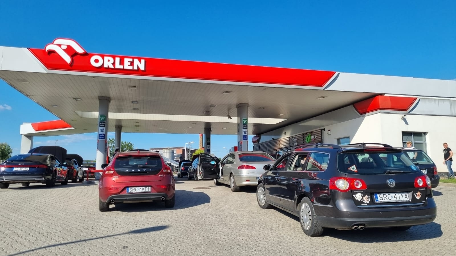 Zdjęcie w galerii na portalu naszraciborz.pl: #BlokujemyOrlen - akcja w Raciborzu. Dlaczego tylko te stacje [WIDEO] wiadomości z regionu