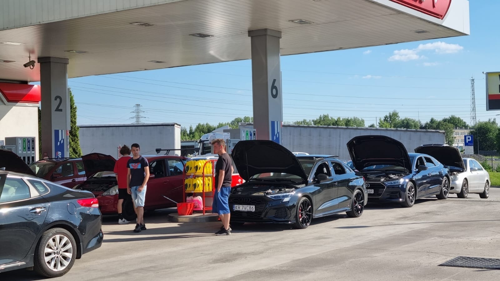 Zdjęcie w galerii na portalu naszraciborz.pl: #BlokujemyOrlen - akcja w Raciborzu. Dlaczego tylko te stacje [WIDEO] wiadomości z regionu