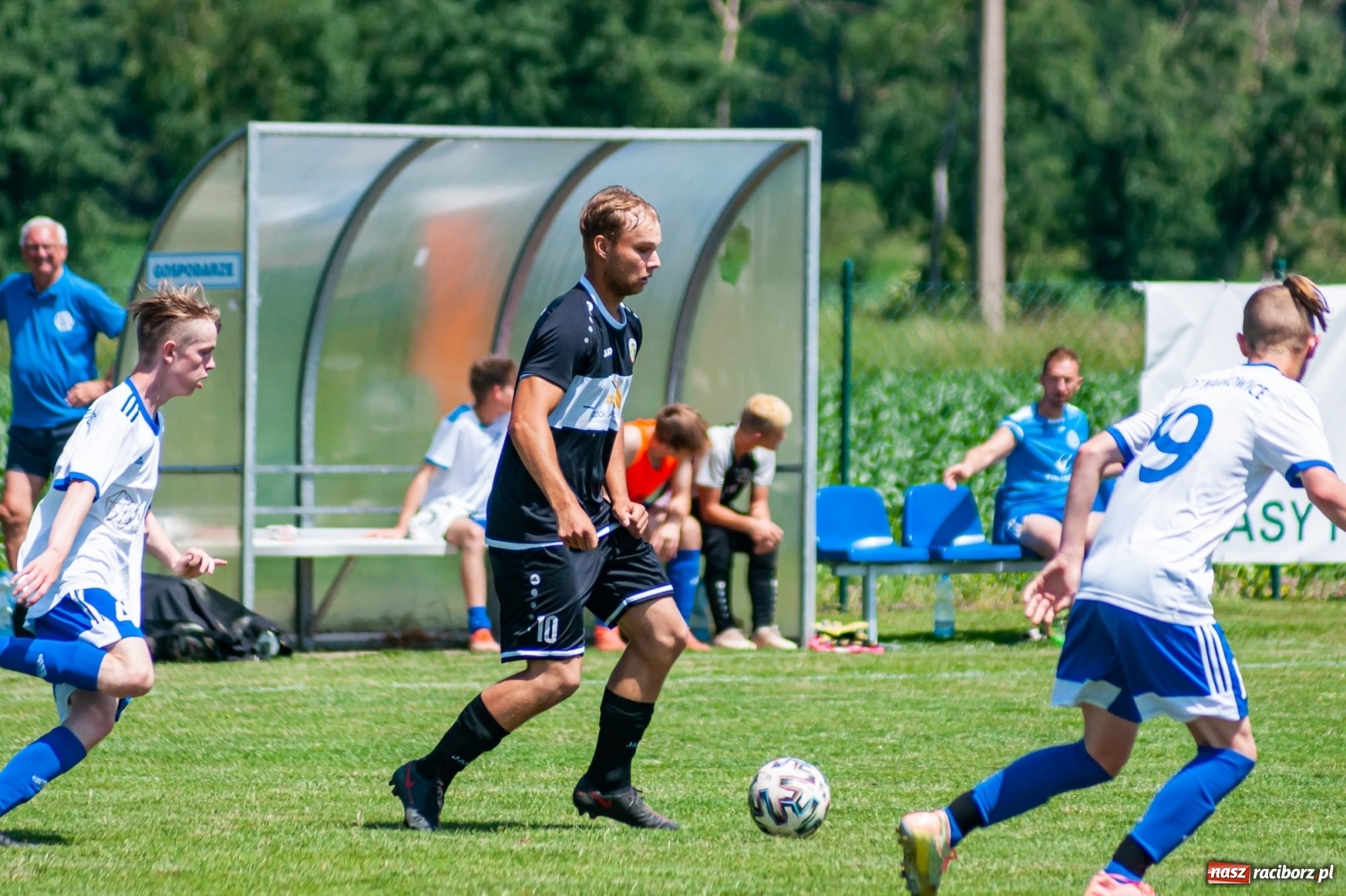 Zdjęcie w galerii na portalu naszraciborz.pl: Przemiana w przerwie. Dwa oblicza Markowic [FOTO] wiadomości z regionu