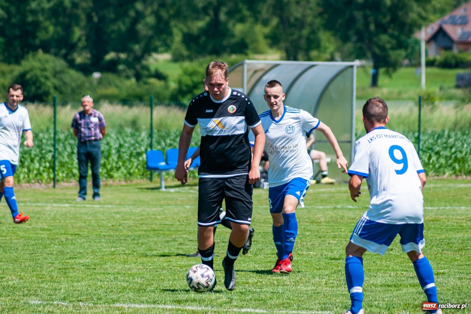 Zdjęcie w galerii na portalu naszraciborz.pl: Przemiana w przerwie. Dwa oblicza Markowic [FOTO] wiadomości z regionu