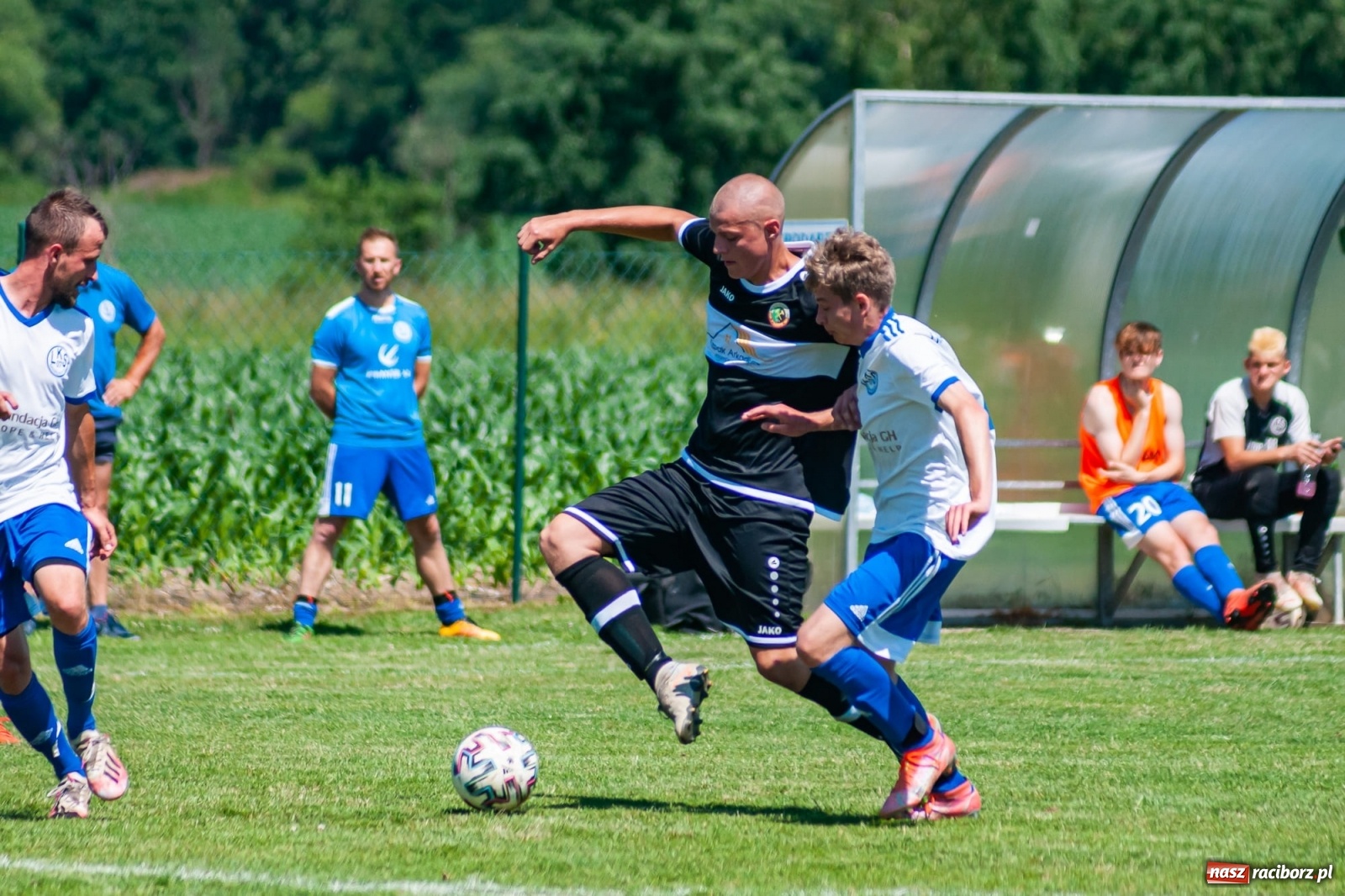 Zdjęcie w galerii na portalu naszraciborz.pl: Przemiana w przerwie. Dwa oblicza Markowic [FOTO] wiadomości z regionu