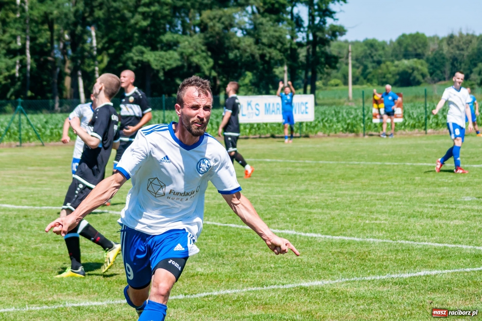 Zdjęcie w galerii na portalu naszraciborz.pl: Przemiana w przerwie. Dwa oblicza Markowic [FOTO] wiadomości z regionu