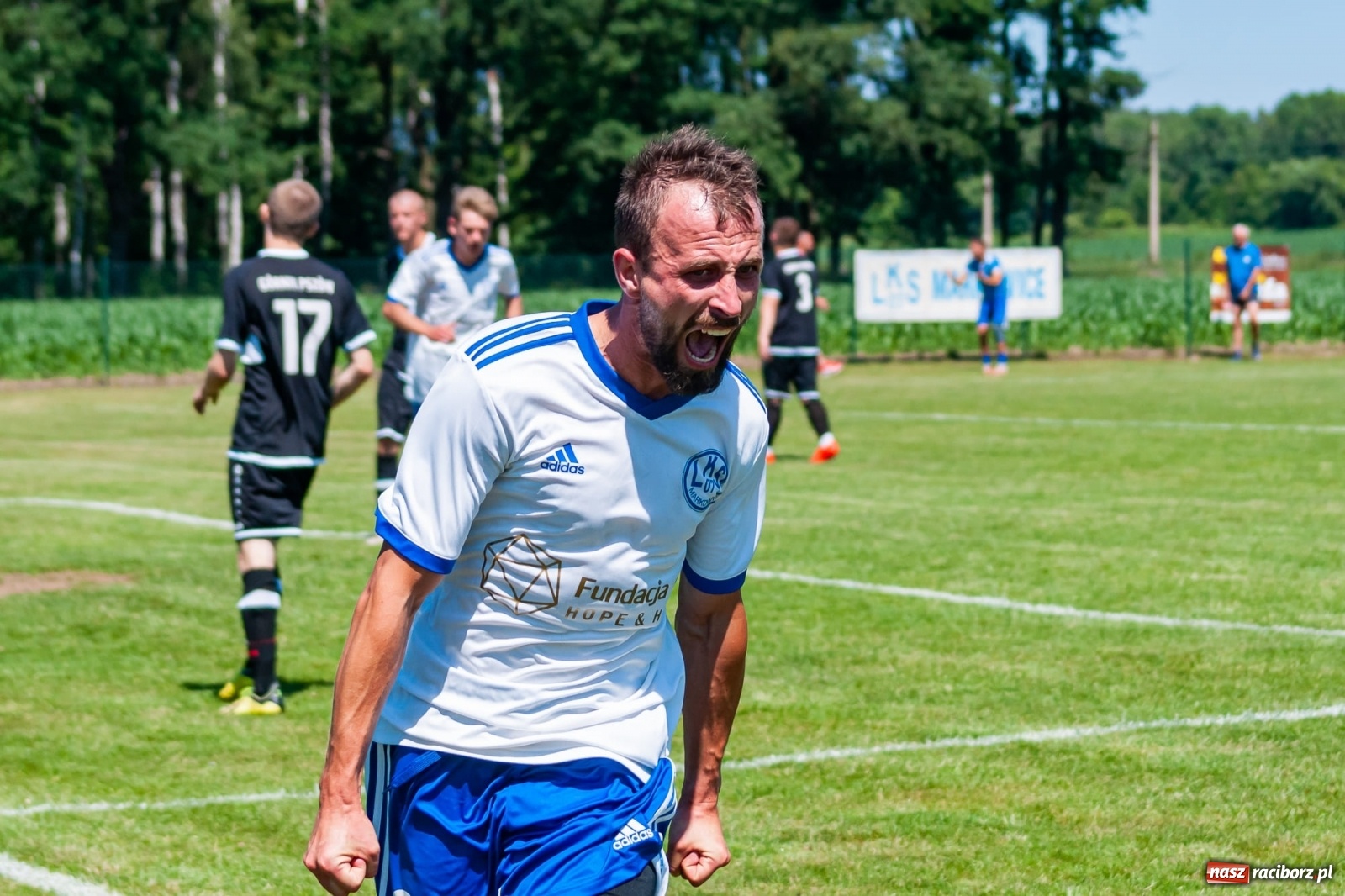 Zdjęcie w galerii na portalu naszraciborz.pl: Przemiana w przerwie. Dwa oblicza Markowic [FOTO] wiadomości z regionu