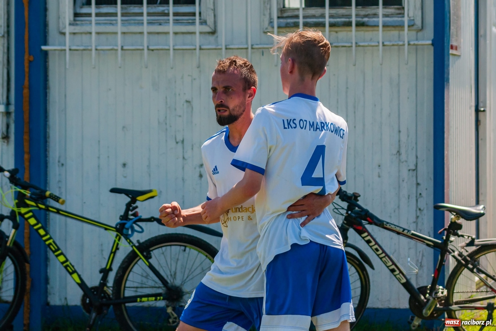 Zdjęcie w galerii na portalu naszraciborz.pl: Przemiana w przerwie. Dwa oblicza Markowic [FOTO] wiadomości z regionu