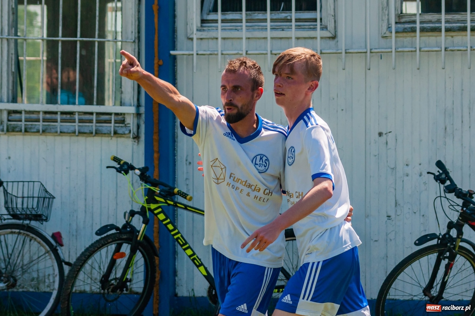 Zdjęcie w galerii na portalu naszraciborz.pl: Przemiana w przerwie. Dwa oblicza Markowic [FOTO] wiadomości z regionu