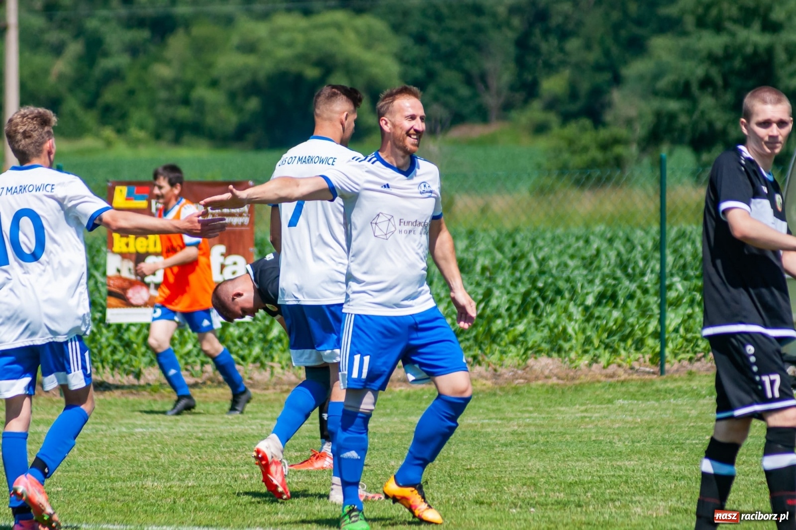 Zdjęcie w galerii na portalu naszraciborz.pl: Przemiana w przerwie. Dwa oblicza Markowic [FOTO] wiadomości z regionu