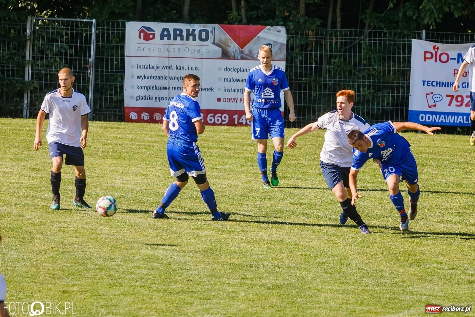 Zdjęcie w galerii na portalu naszraciborz.pl: Lokomotywa z Tuwima rozjechała Cyprzanów [FOTO] wiadomości z regionu