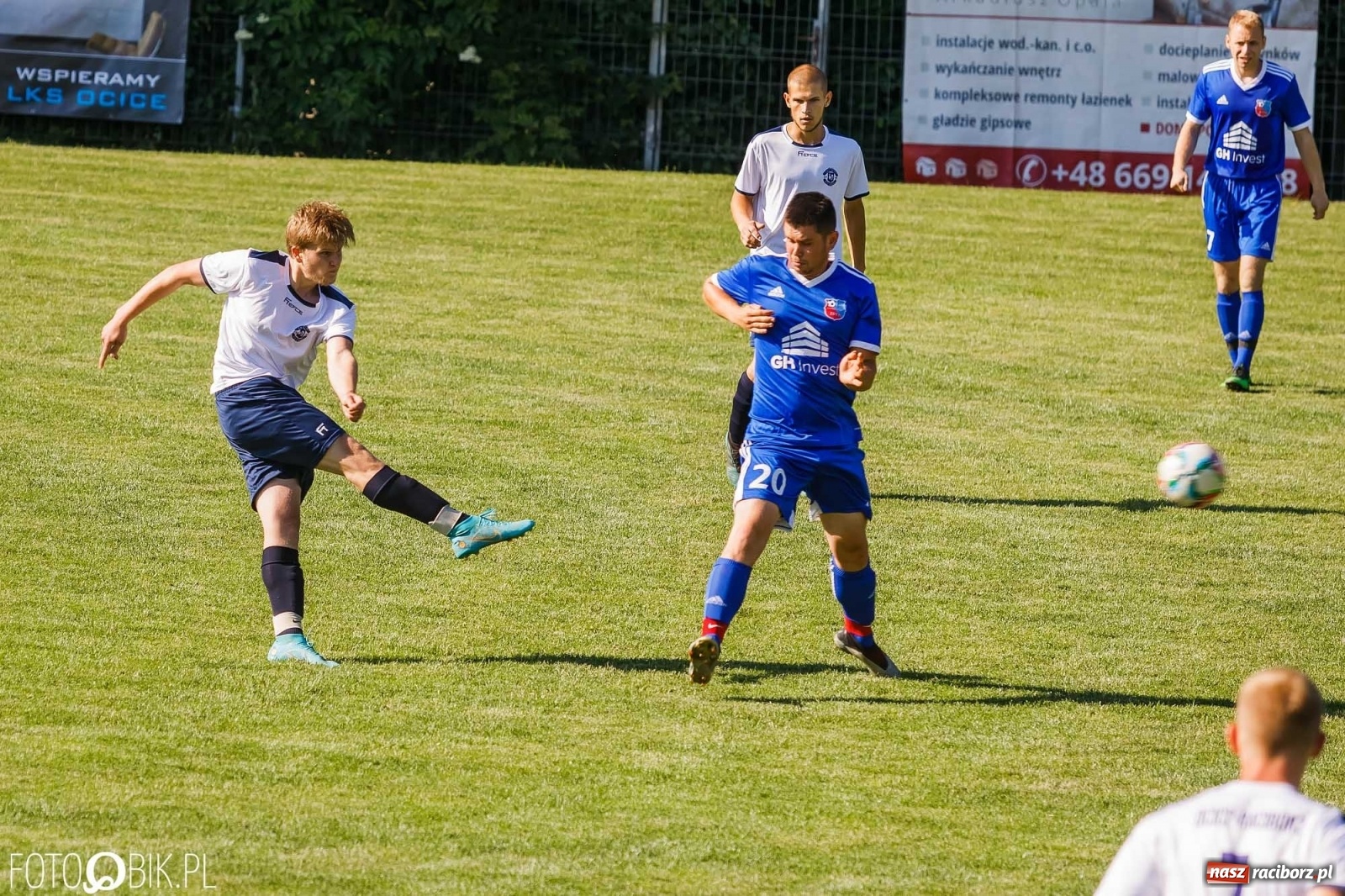 Zdjęcie w galerii na portalu naszraciborz.pl: Lokomotywa z Tuwima rozjechała Cyprzanów [FOTO] wiadomości z regionu