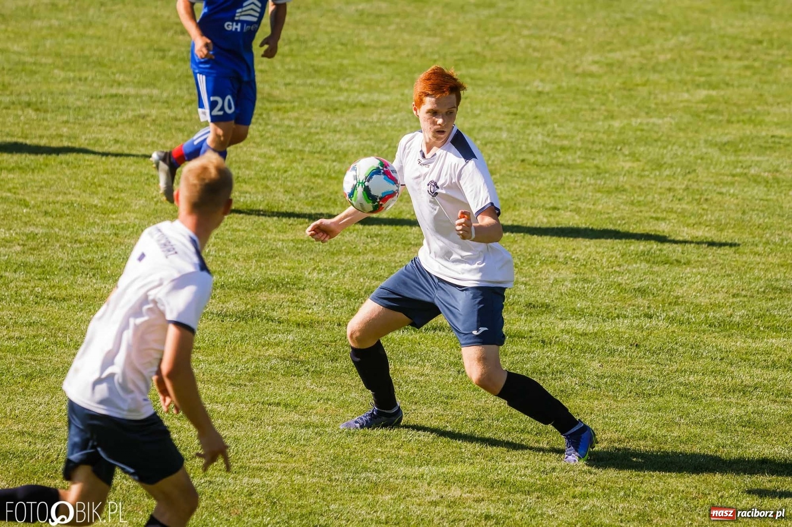 Zdjęcie w galerii na portalu naszraciborz.pl: Lokomotywa z Tuwima rozjechała Cyprzanów [FOTO] wiadomości z regionu