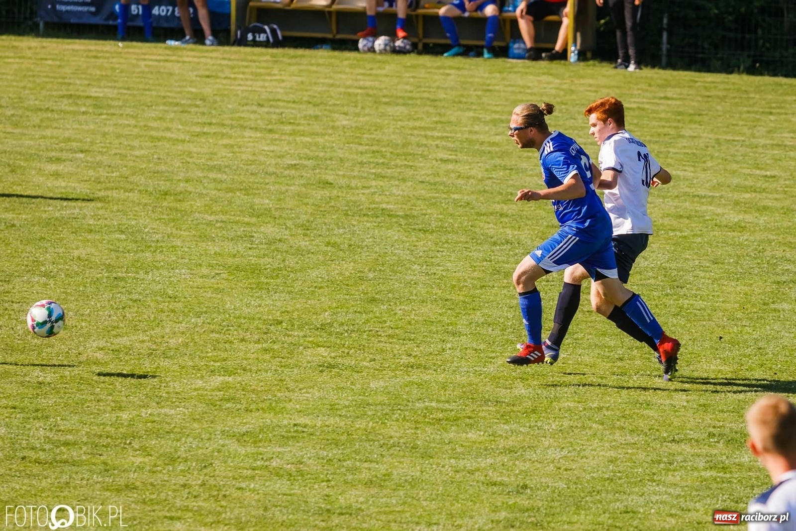 Zdjęcie w galerii na portalu naszraciborz.pl: Lokomotywa z Tuwima rozjechała Cyprzanów [FOTO] wiadomości z regionu