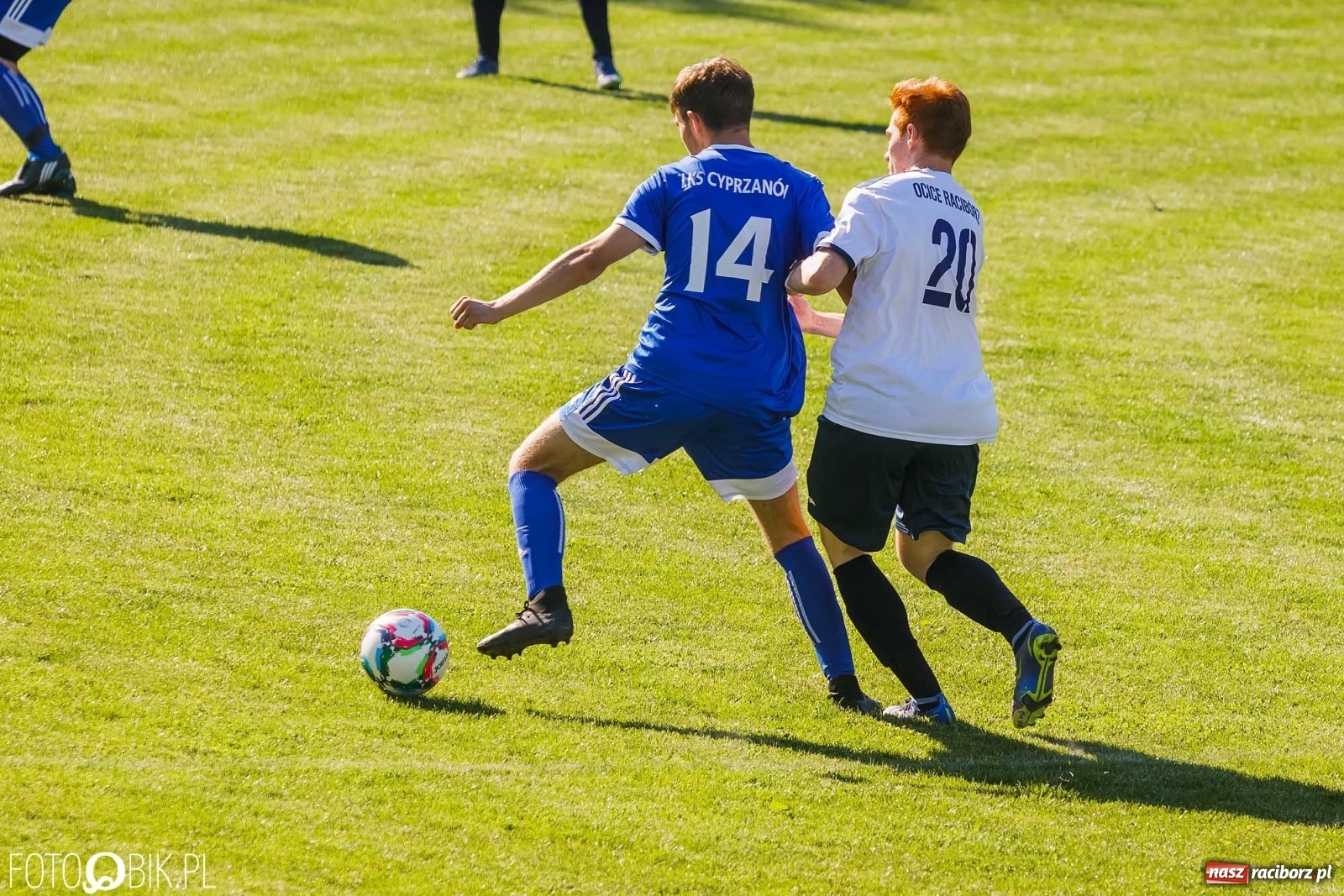 Zdjęcie w galerii na portalu naszraciborz.pl: Lokomotywa z Tuwima rozjechała Cyprzanów [FOTO] wiadomości z regionu