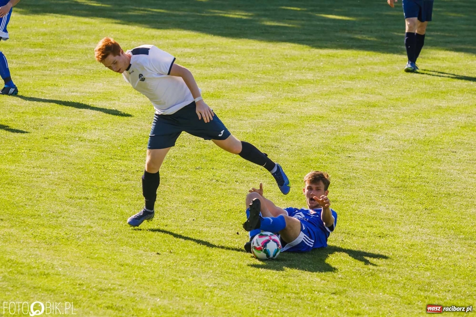 Zdjęcie w galerii na portalu naszraciborz.pl: Lokomotywa z Tuwima rozjechała Cyprzanów [FOTO] wiadomości z regionu