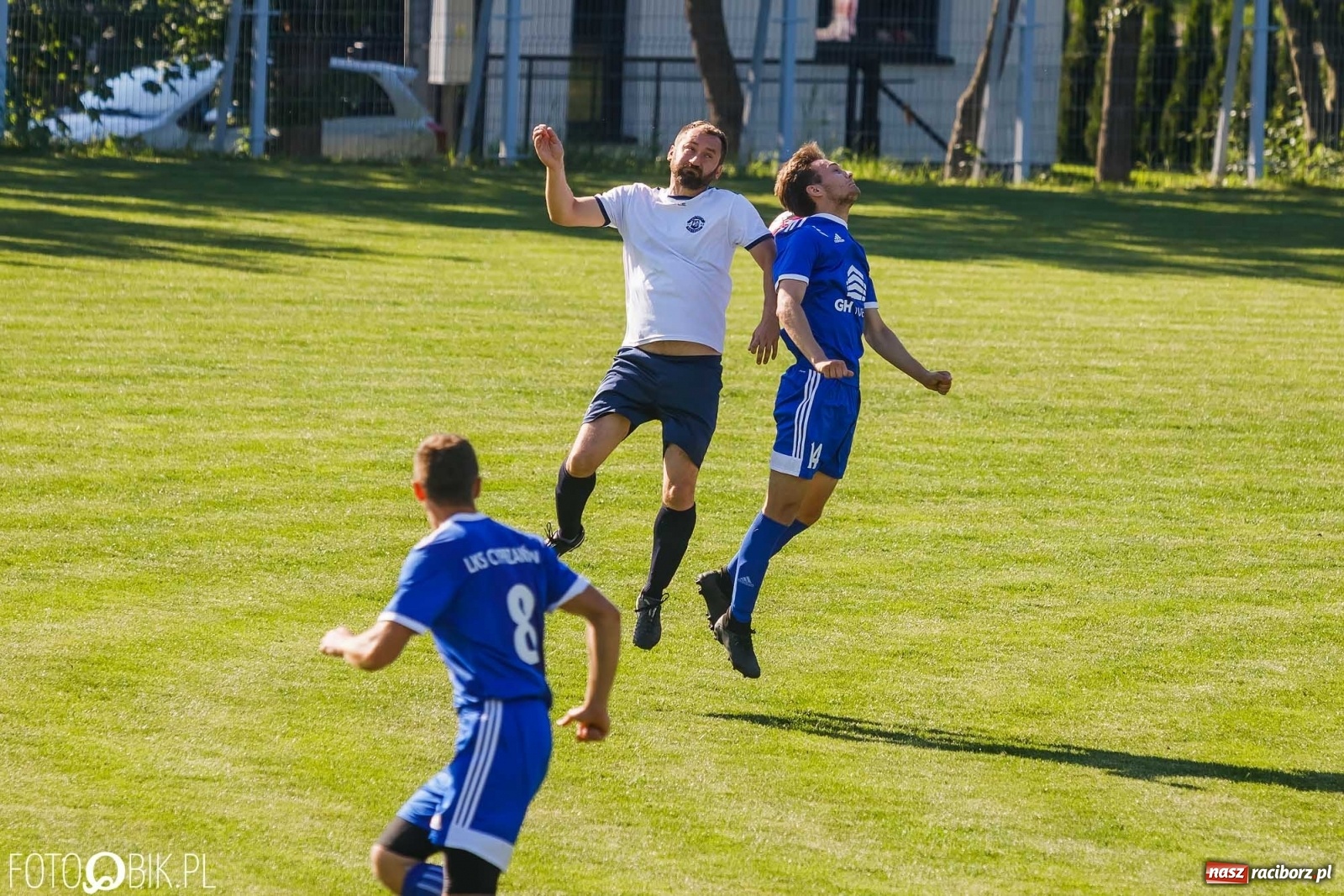 Zdjęcie w galerii na portalu naszraciborz.pl: Lokomotywa z Tuwima rozjechała Cyprzanów [FOTO] wiadomości z regionu