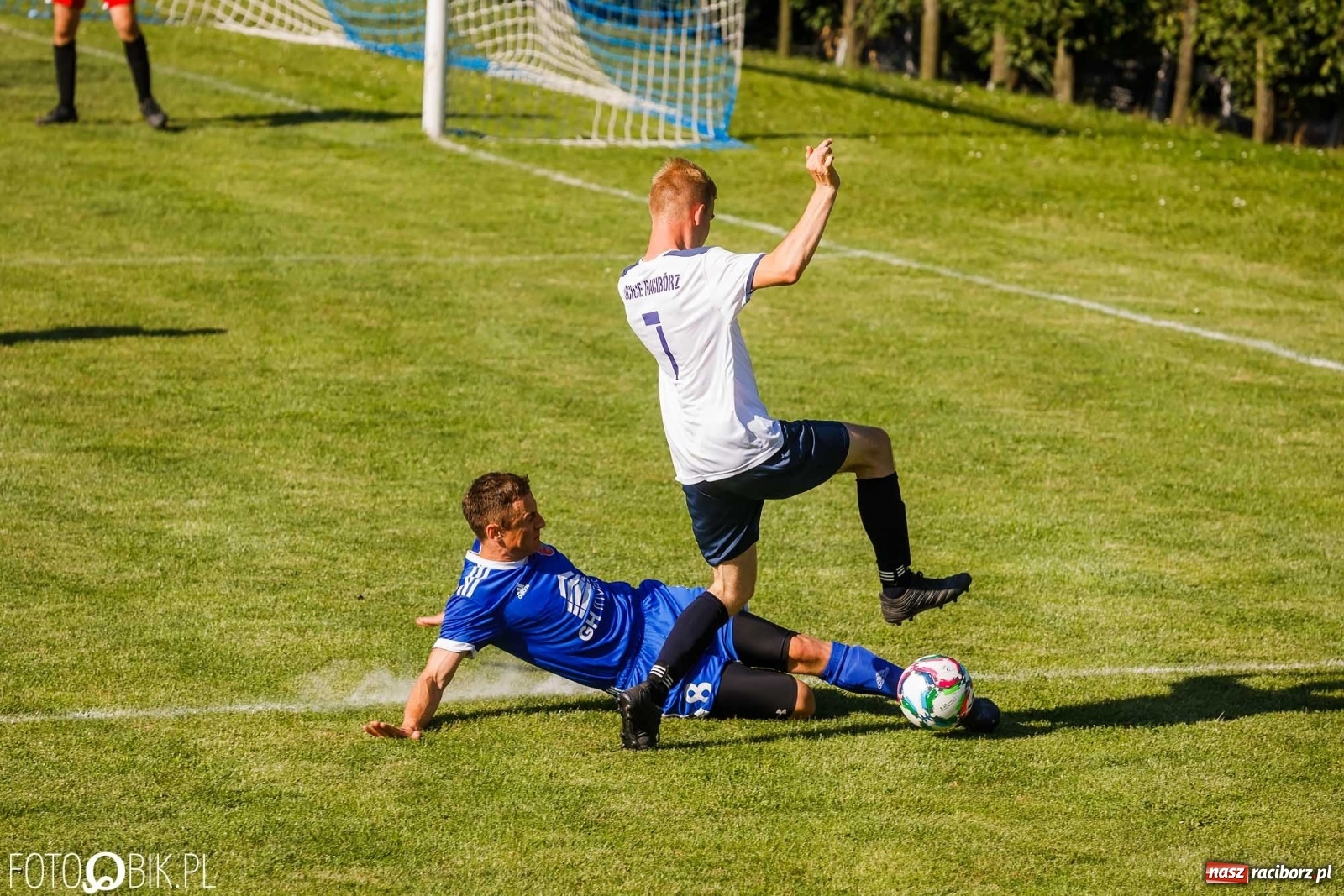 Zdjęcie w galerii na portalu naszraciborz.pl: Lokomotywa z Tuwima rozjechała Cyprzanów [FOTO] wiadomości z regionu
