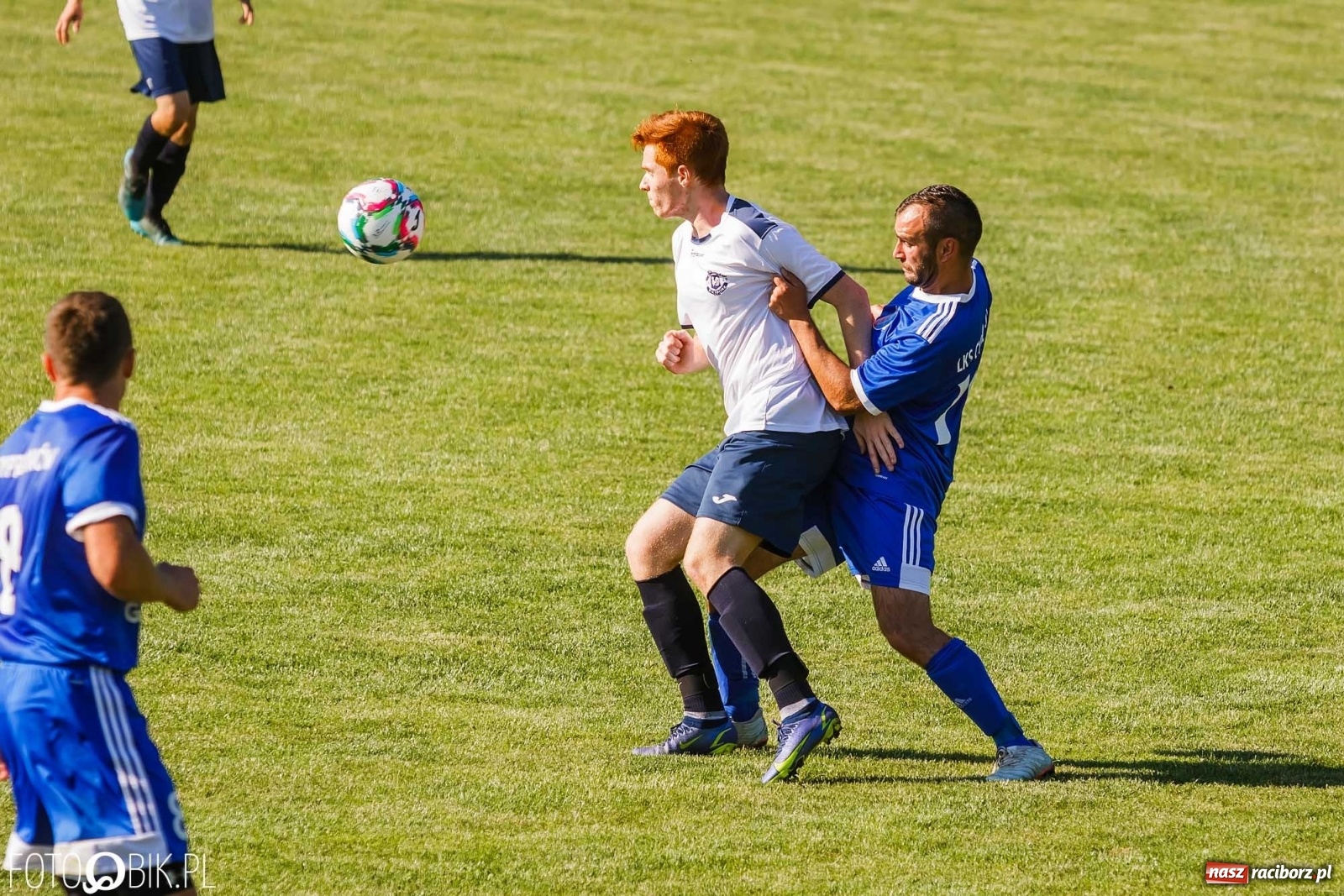 Zdjęcie w galerii na portalu naszraciborz.pl: Lokomotywa z Tuwima rozjechała Cyprzanów [FOTO] wiadomości z regionu
