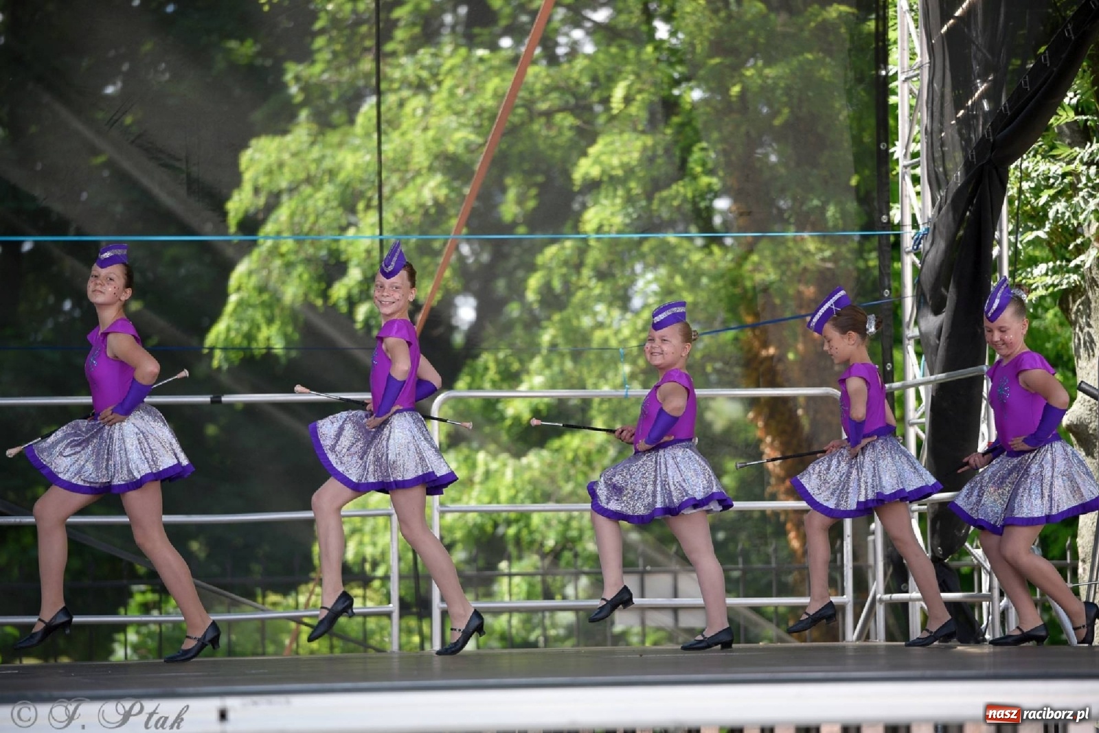 Zdjęcie w galerii na portalu naszraciborz.pl: II Raciborski Mażoretkowy Zawrót Głowy za nami [ZDJĘCIA] wiadomości z regionu