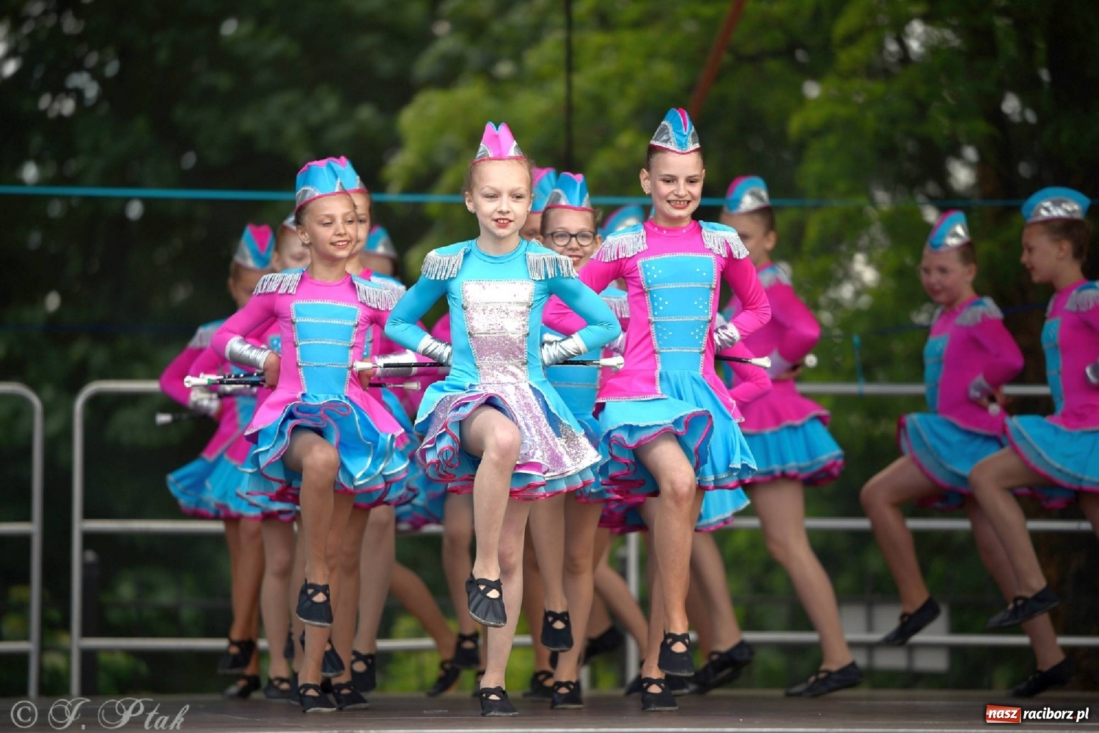 Zdjęcie w galerii na portalu naszraciborz.pl: II Raciborski Mażoretkowy Zawrót Głowy za nami [ZDJĘCIA] wiadomości z regionu