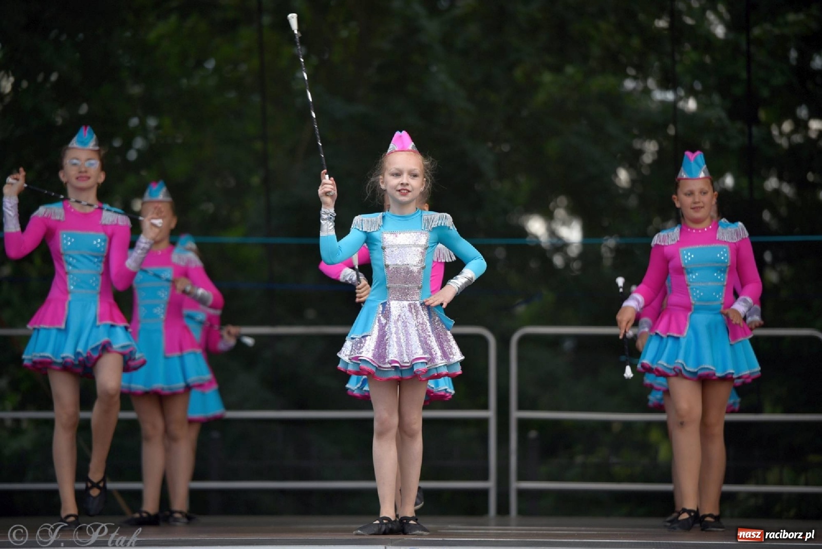 Zdjęcie w galerii na portalu naszraciborz.pl: II Raciborski Mażoretkowy Zawrót Głowy za nami [ZDJĘCIA] wiadomości z regionu