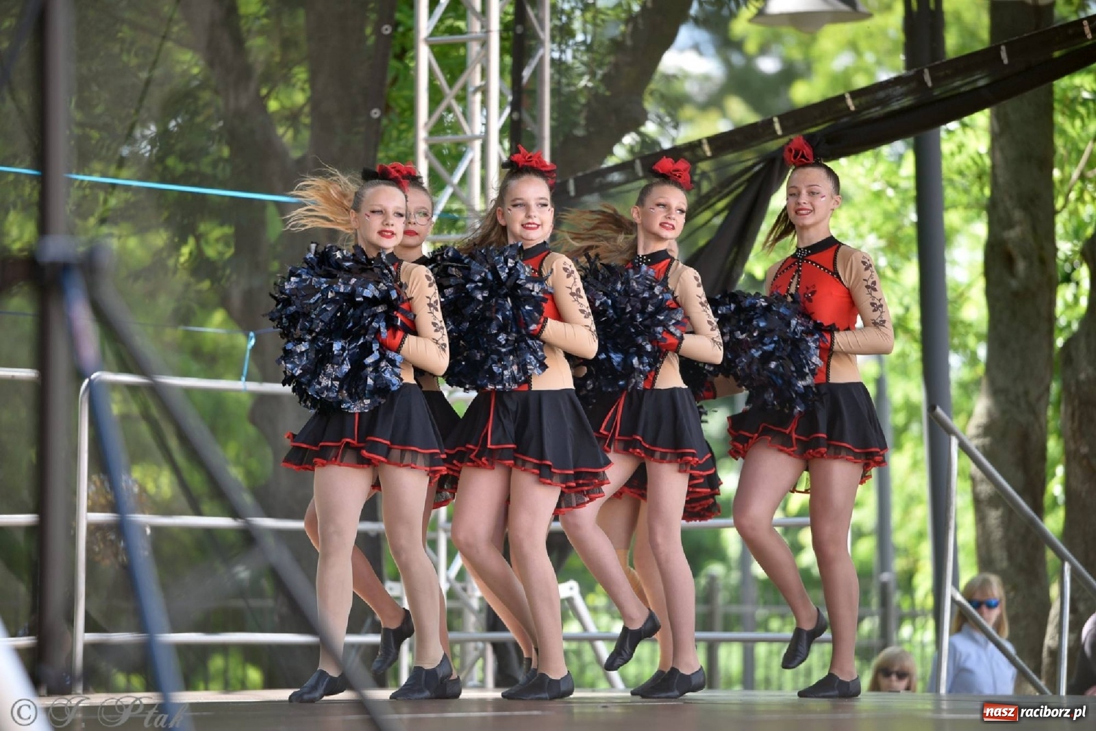 Zdjęcie w galerii na portalu naszraciborz.pl: II Raciborski Mażoretkowy Zawrót Głowy za nami [ZDJĘCIA] wiadomości z regionu