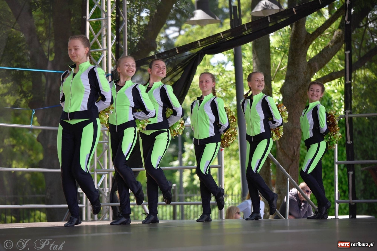 Zdjęcie w galerii na portalu naszraciborz.pl: II Raciborski Mażoretkowy Zawrót Głowy za nami [ZDJĘCIA] wiadomości z regionu