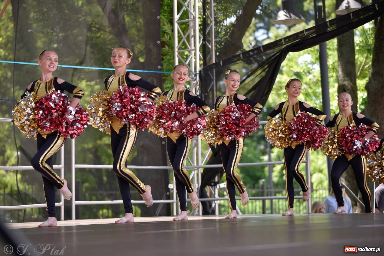 Zdjęcie w galerii na portalu naszraciborz.pl: II Raciborski Mażoretkowy Zawrót Głowy za nami [ZDJĘCIA] wiadomości z regionu