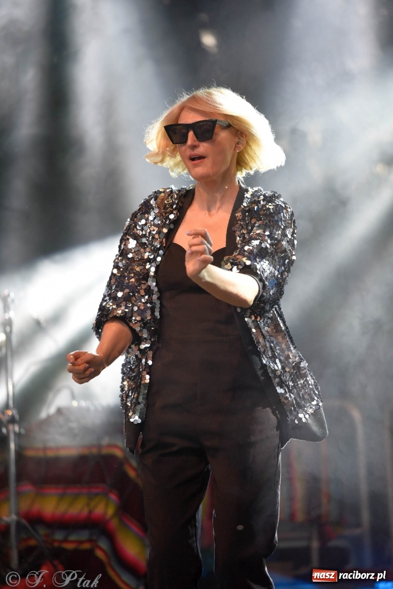 Zdjęcie w galerii na portalu naszraciborz.pl: Kiedyś Cię Znajdę - Reni Jusis na plaży i pytanie o najlepszą miejscówkę na koncert gwiazd w Raciborzu [SONDA] wiadomości z regionu