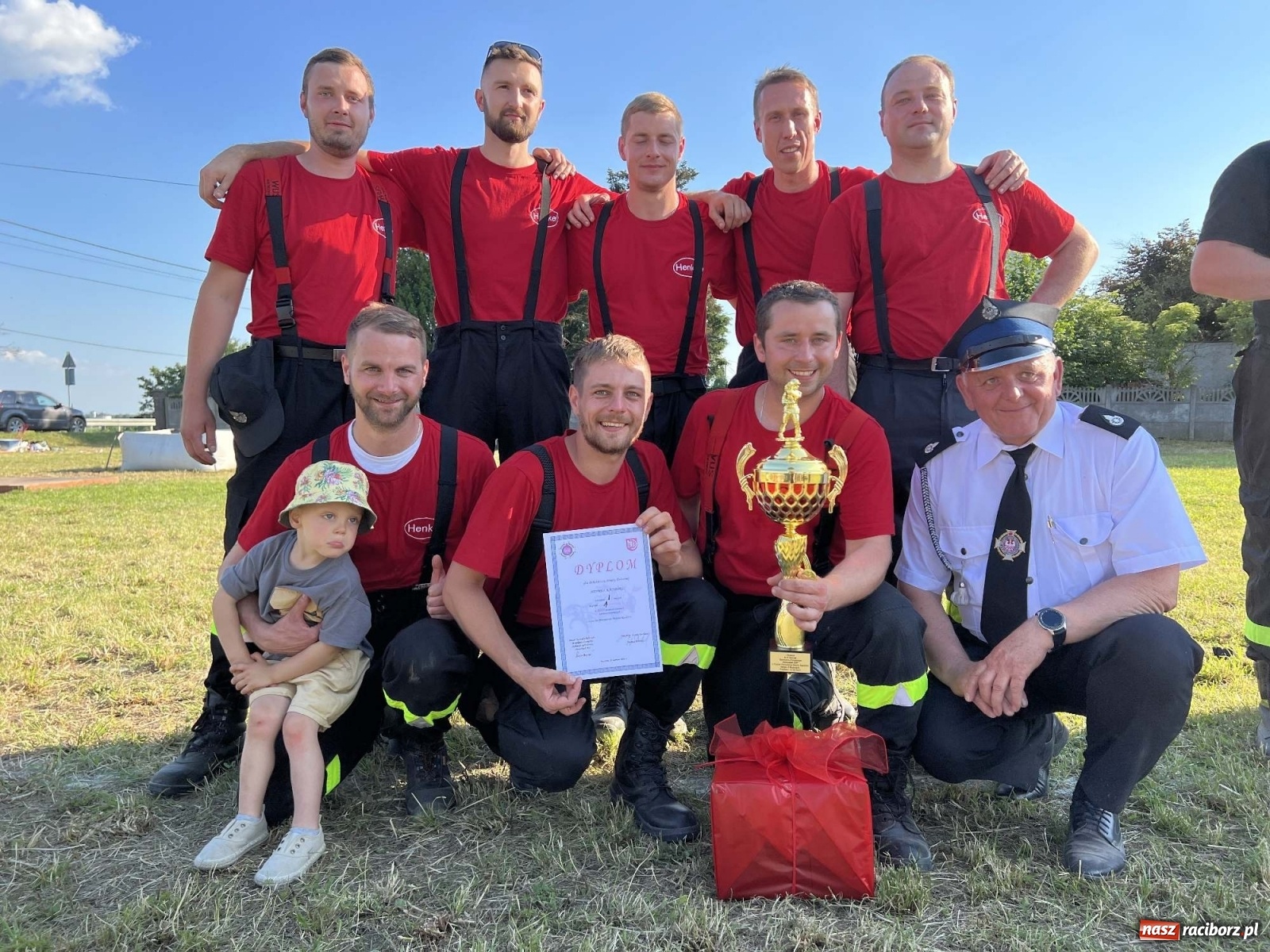 Zdjęcie w galerii na portalu naszraciborz.pl: Henkel wygrał miejskie zawody sportowo-pożarnicze. O krok przed Sudołem [FOTO i WIDEO] wiadomości z regionu