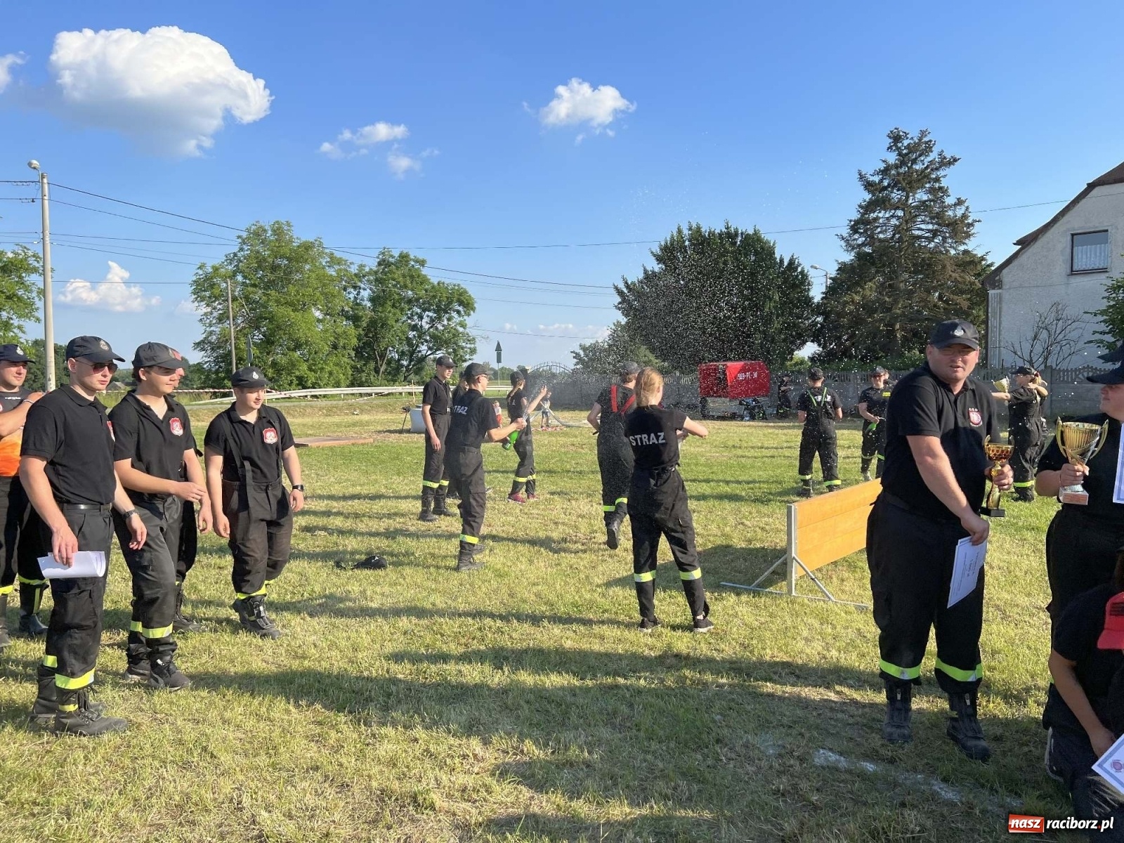 Zdjęcie w galerii na portalu naszraciborz.pl: Henkel wygrał miejskie zawody sportowo-pożarnicze. O krok przed Sudołem [FOTO i WIDEO] wiadomości z regionu