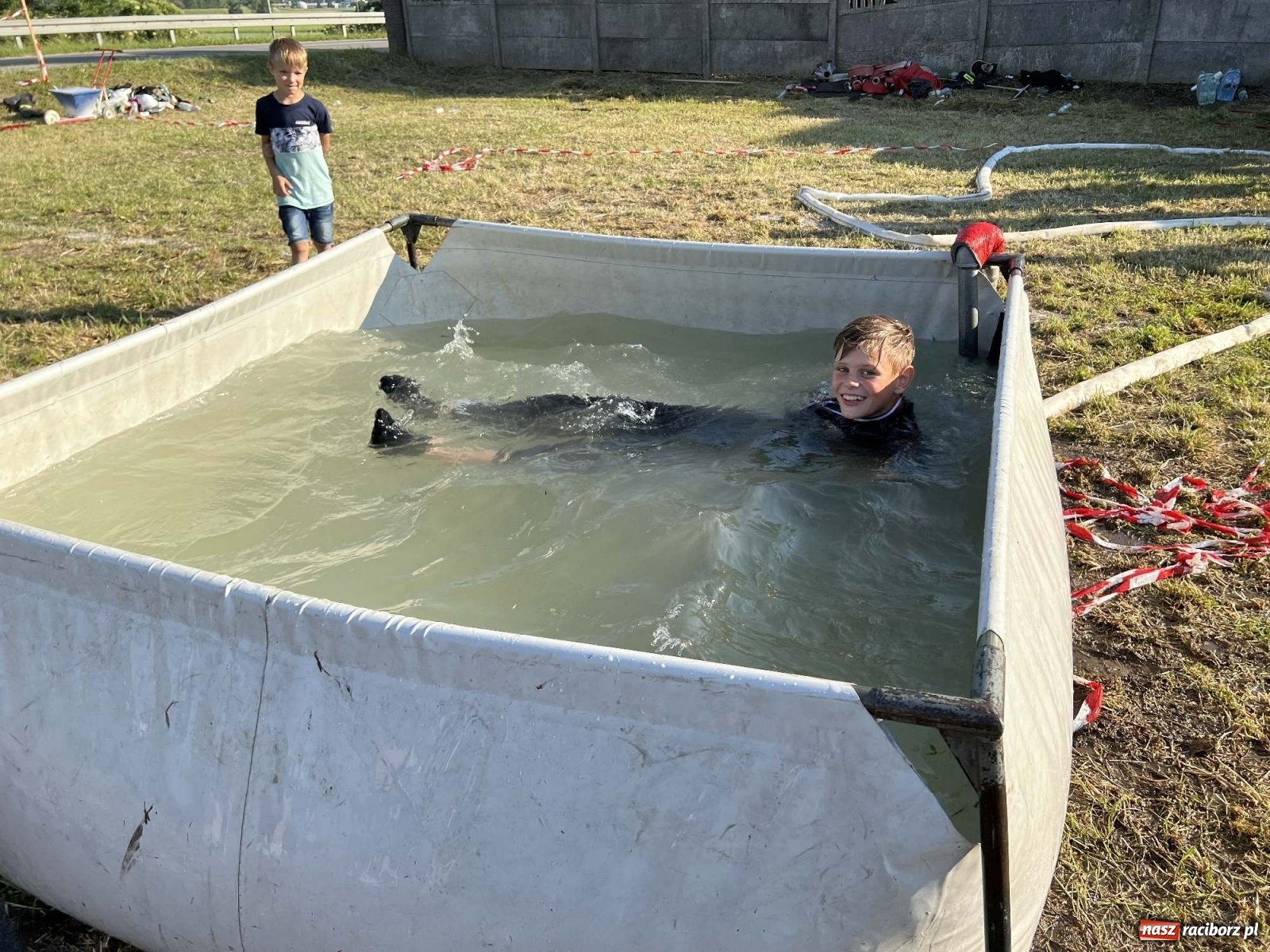 Zdjęcie w galerii na portalu naszraciborz.pl: Henkel wygrał miejskie zawody sportowo-pożarnicze. O krok przed Sudołem [FOTO i WIDEO] wiadomości z regionu