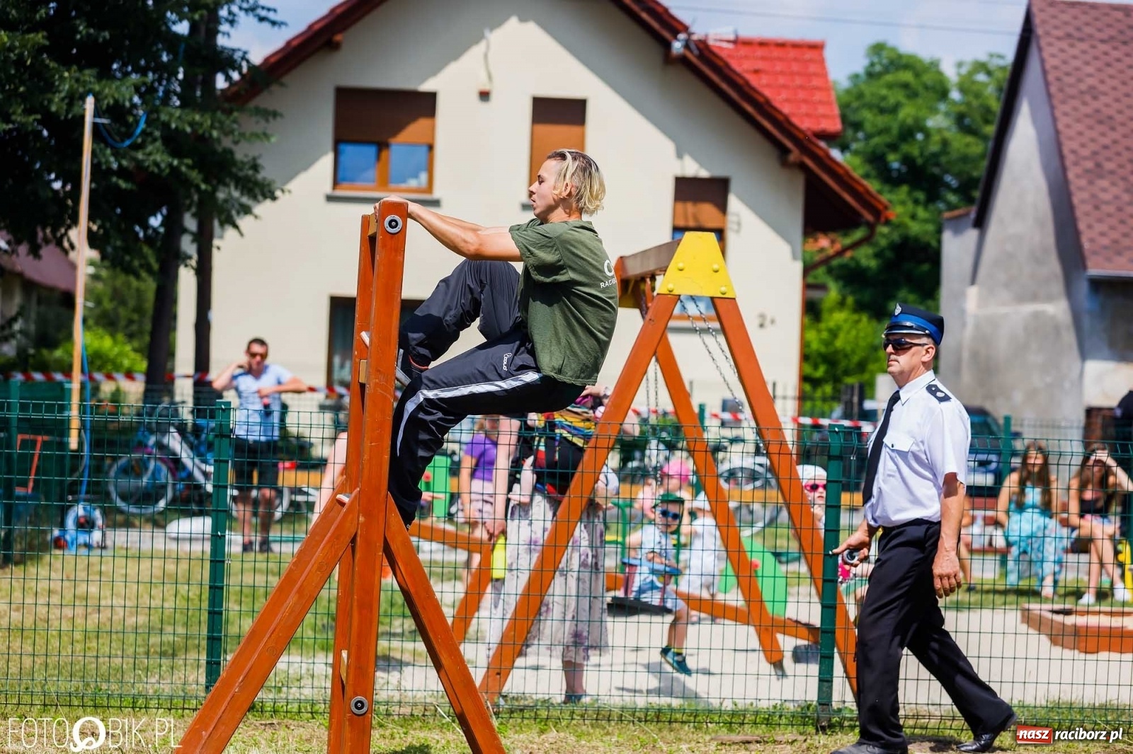 Zdjęcie w galerii na portalu naszraciborz.pl: Henkel wygrał miejskie zawody sportowo-pożarnicze. O krok przed Sudołem [FOTO i WIDEO] wiadomości z regionu