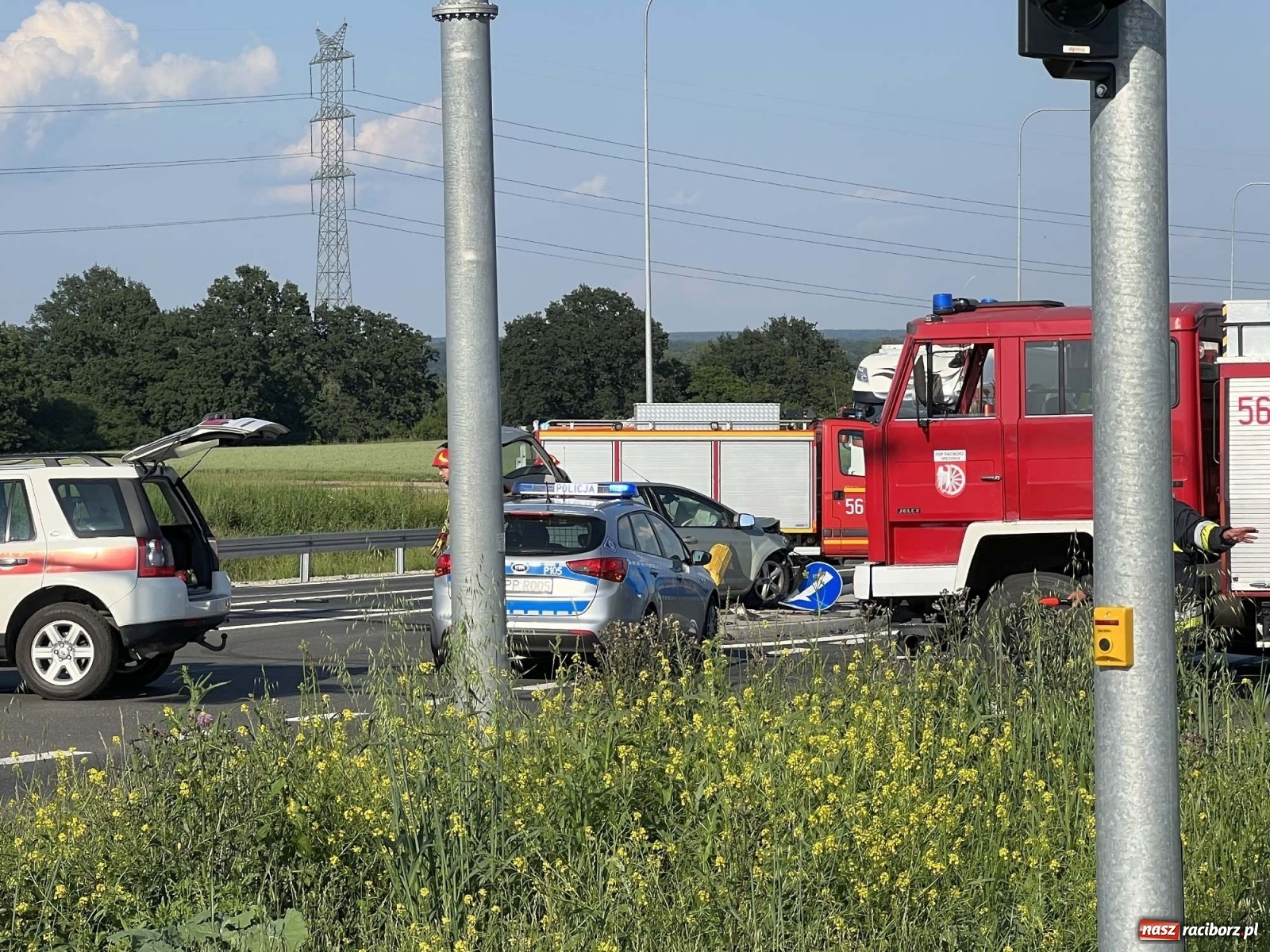 Zdjęcie w galerii na portalu naszraciborz.pl: Wypadek na nowej obwodnicy Raciborza [FOTO] wiadomości z regionu
