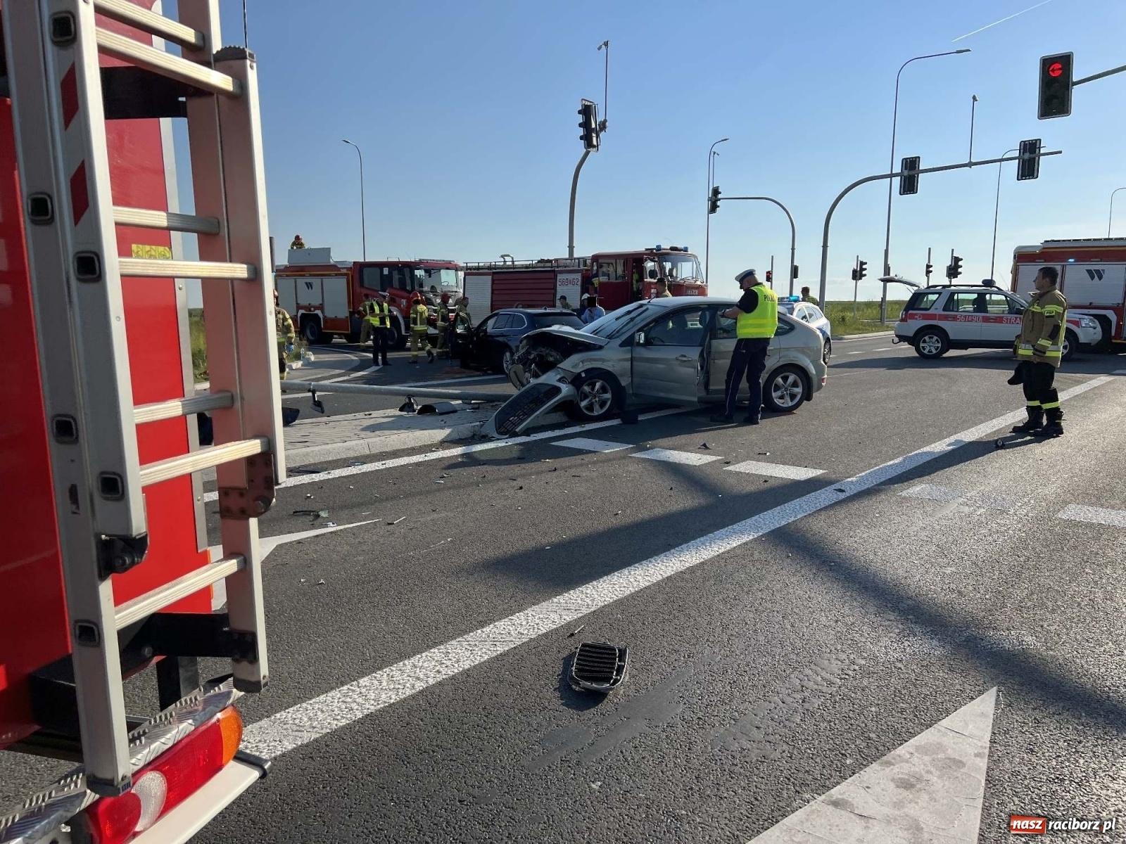 Zdjęcie w galerii na portalu naszraciborz.pl: Wypadek na nowej obwodnicy Raciborza [FOTO] wiadomości z regionu