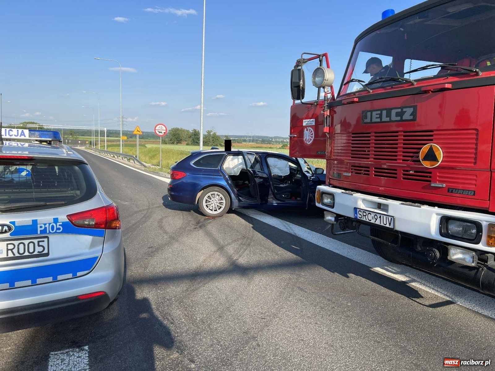 Zdjęcie w galerii na portalu naszraciborz.pl: Wypadek na nowej obwodnicy Raciborza [FOTO] wiadomości z regionu