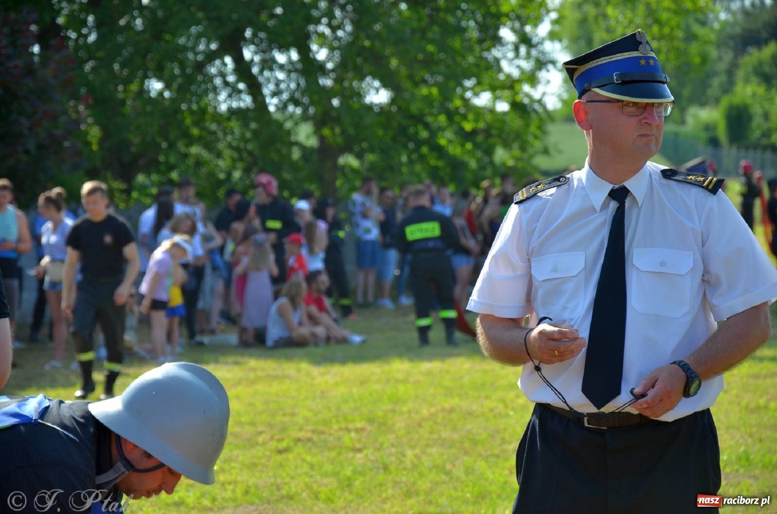 Zdjęcie w galerii na portalu naszraciborz.pl: Strażacki szampan i kąpiel w Miedoni [FOTO] wiadomości z regionu