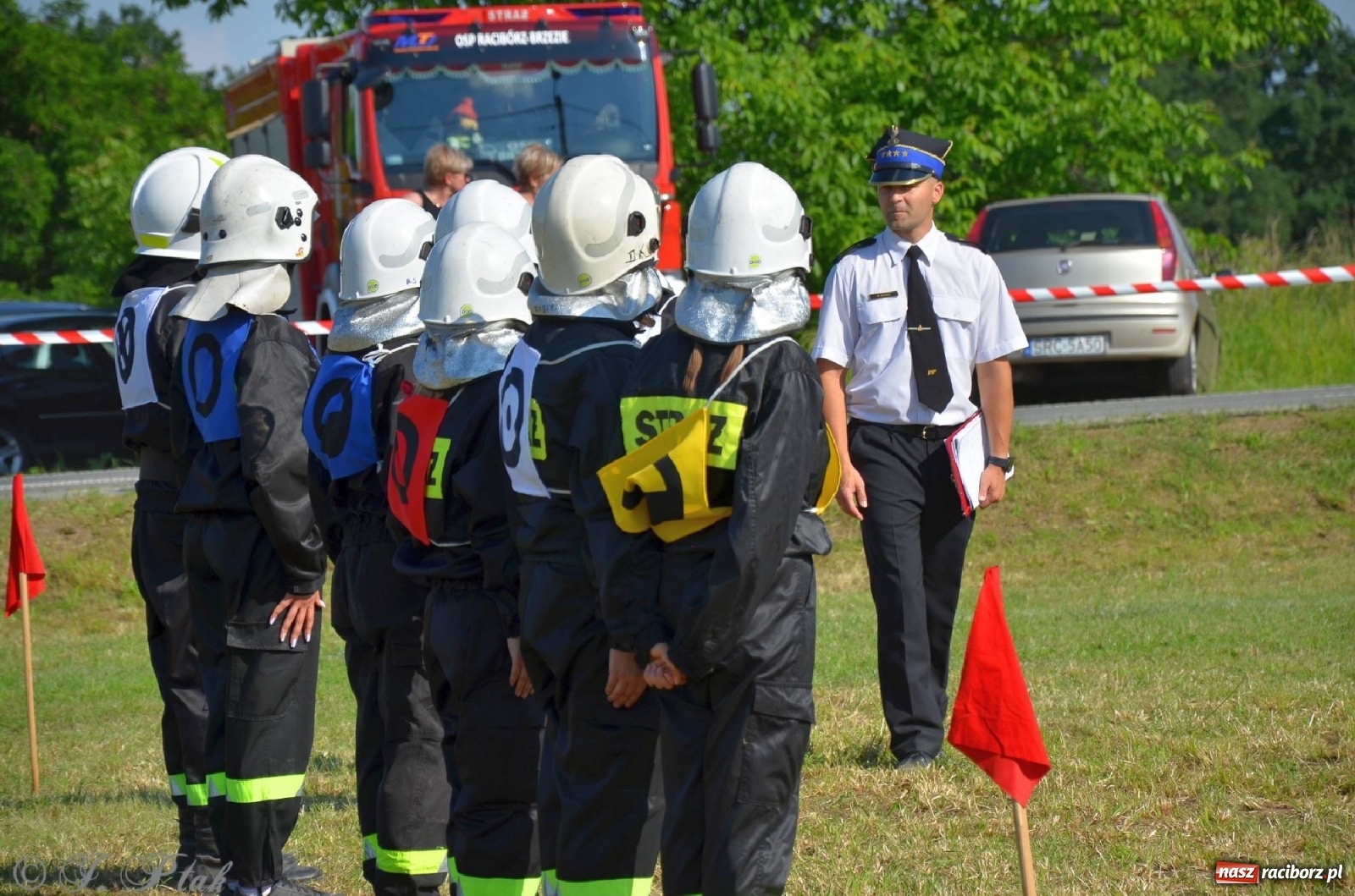 Zdjęcie w galerii na portalu naszraciborz.pl: Strażacki szampan i kąpiel w Miedoni [FOTO] wiadomości z regionu
