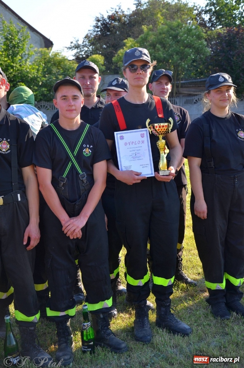 Zdjęcie w galerii na portalu naszraciborz.pl: Strażacki szampan i kąpiel w Miedoni [FOTO] wiadomości z regionu