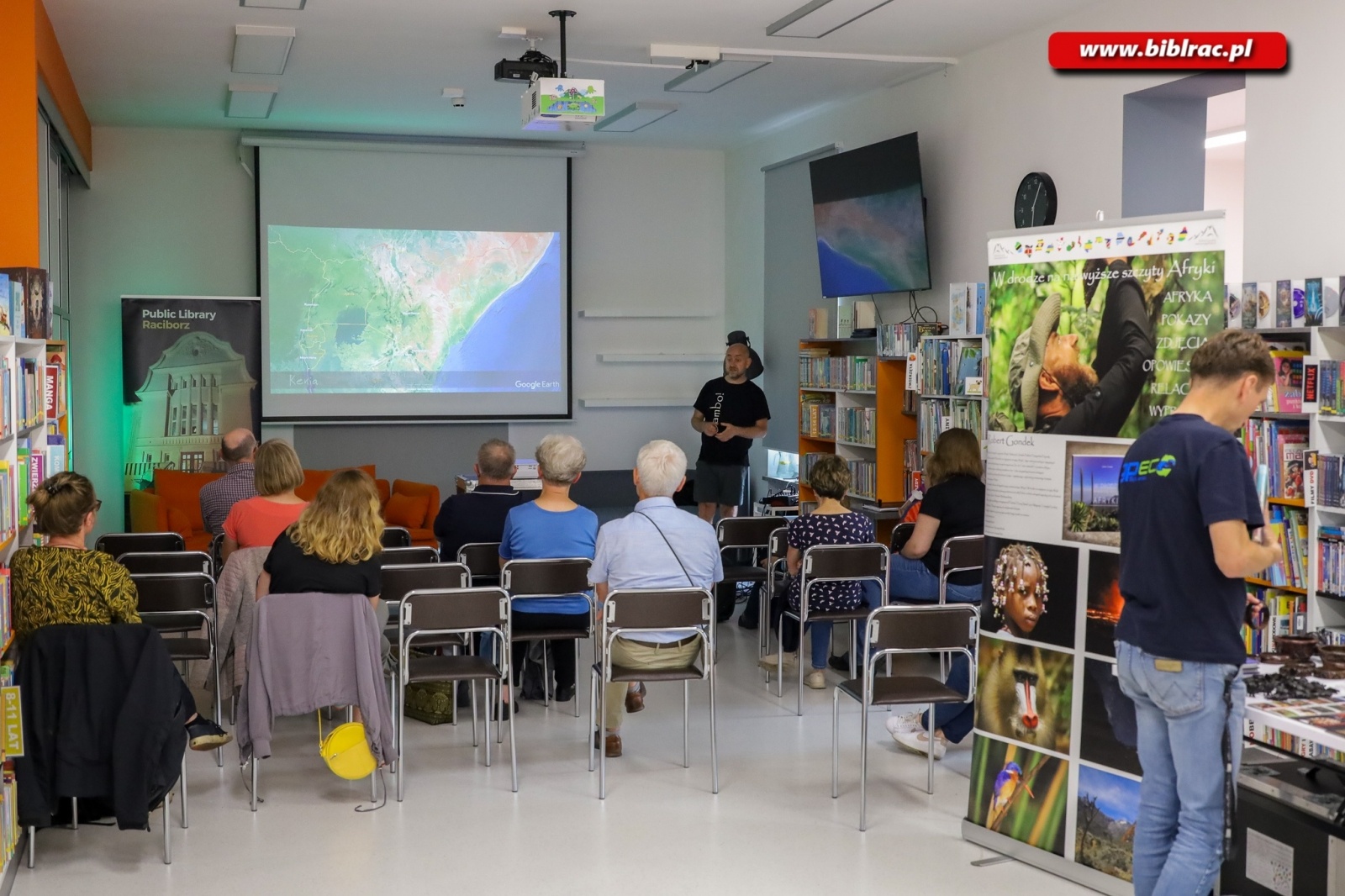 Zdjęcie w galerii na portalu naszraciborz.pl: Afrykańska podróż marzeń w bibliotece wiadomości z regionu