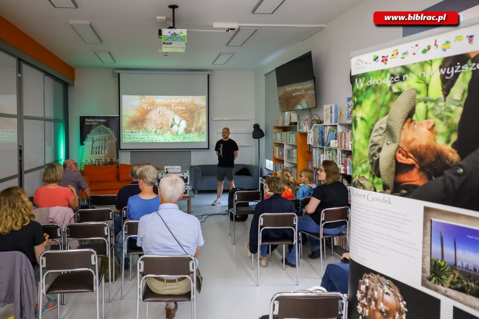 Zdjęcie w galerii na portalu naszraciborz.pl: Afrykańska podróż marzeń w bibliotece wiadomości z regionu