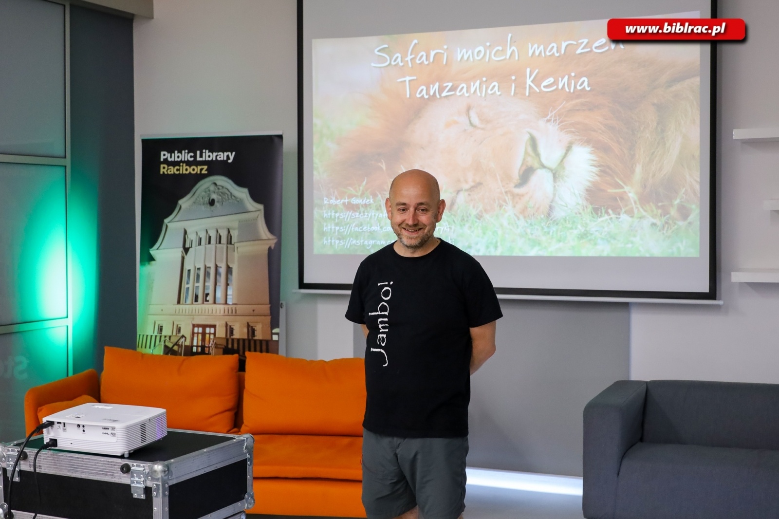 Zdjęcie w galerii na portalu naszraciborz.pl: Afrykańska podróż marzeń w bibliotece wiadomości z regionu