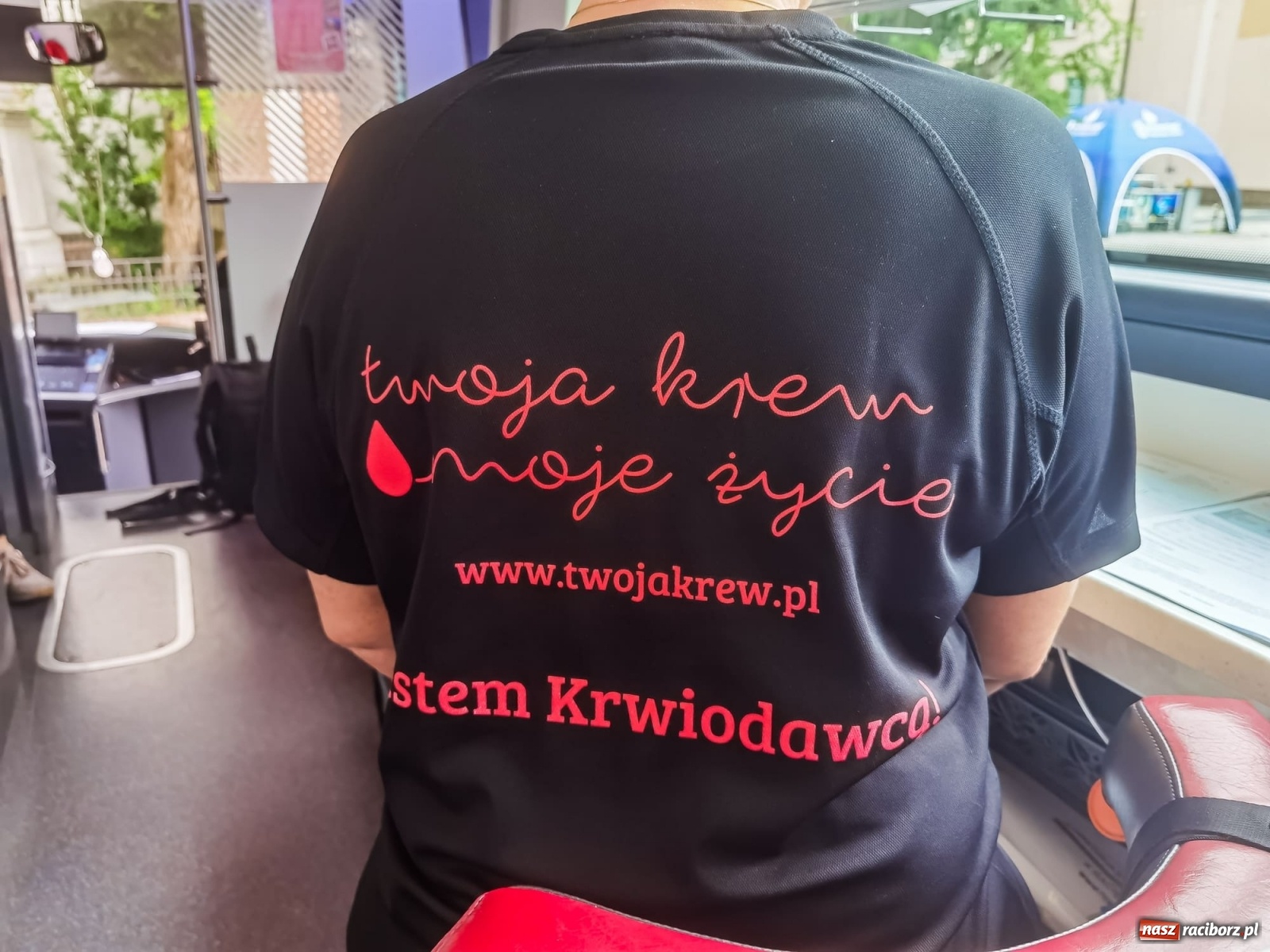 Zdjęcie w galerii na portalu naszraciborz.pl: Bo tętni w nas dobro! Akcja RCKiK na raciborskim Rynku [FOTO i WIDEO] wiadomości z regionu