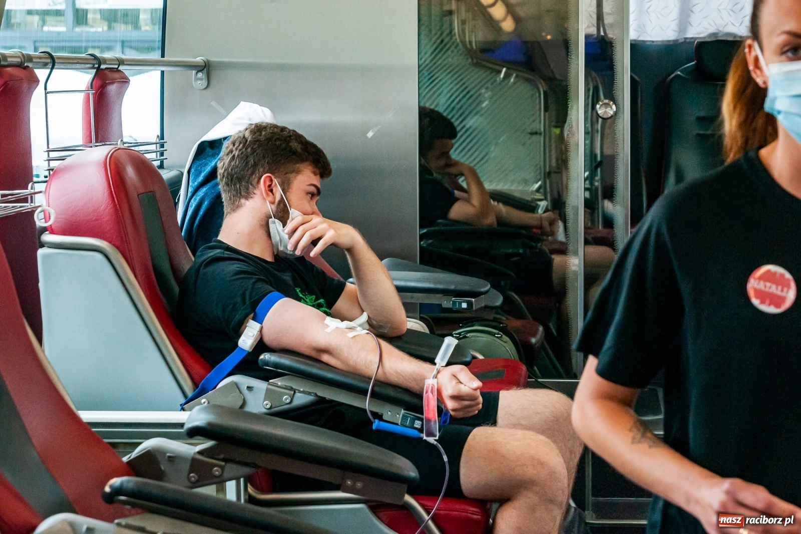 Zdjęcie w galerii na portalu naszraciborz.pl: Bo tętni w nas dobro! Akcja RCKiK na raciborskim Rynku [FOTO i WIDEO] wiadomości z regionu