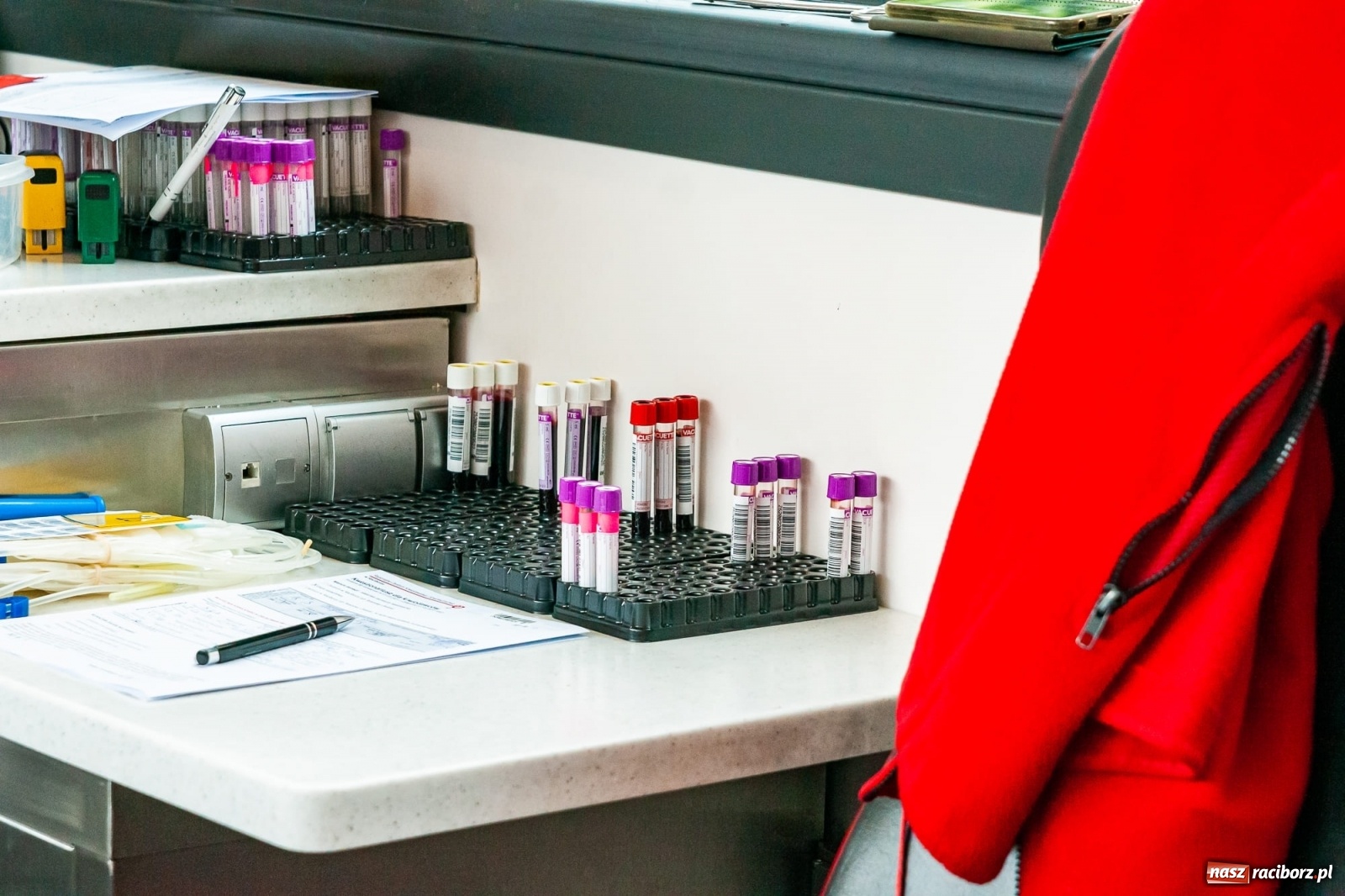 Zdjęcie w galerii na portalu naszraciborz.pl: Bo tętni w nas dobro! Akcja RCKiK na raciborskim Rynku [FOTO i WIDEO] wiadomości z regionu