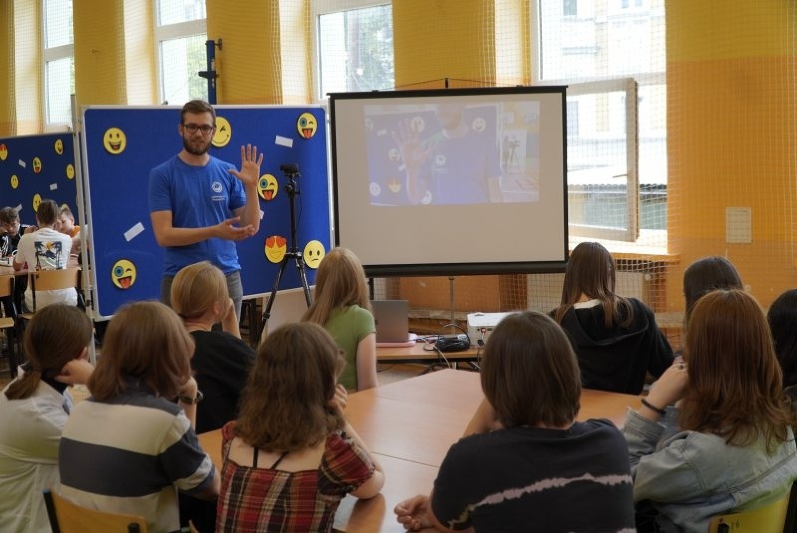 Zdjęcie w galerii na portalu naszraciborz.pl: Laboratoria przyszłości. Raciborskie szkoły przystąpiły do programu wiadomości z regionu
