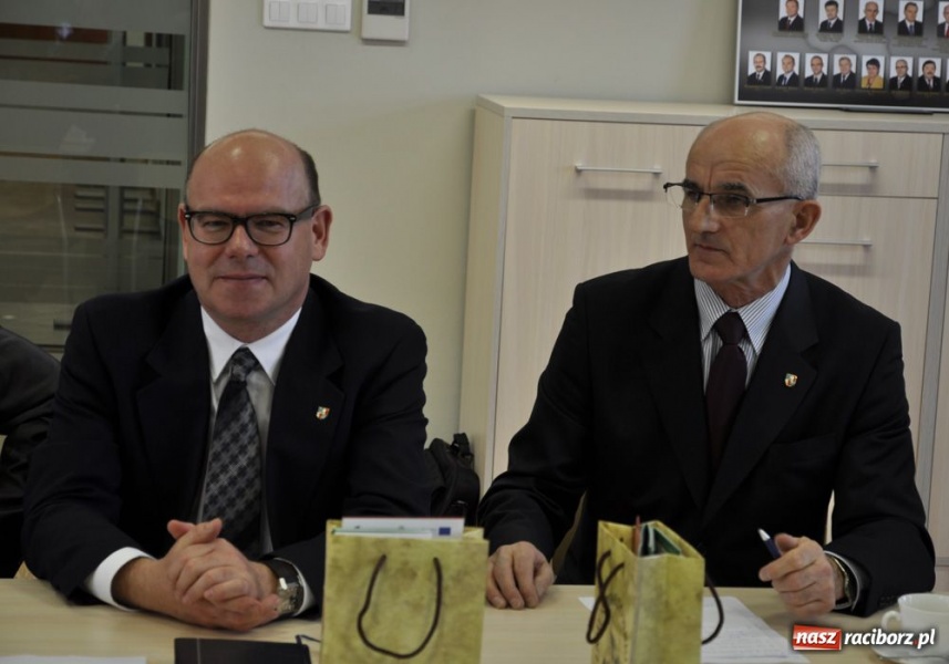 Zdjęcie w galerii na portalu naszraciborz.pl: Powiatowy rozdział stanowisk wiadomości z regionu