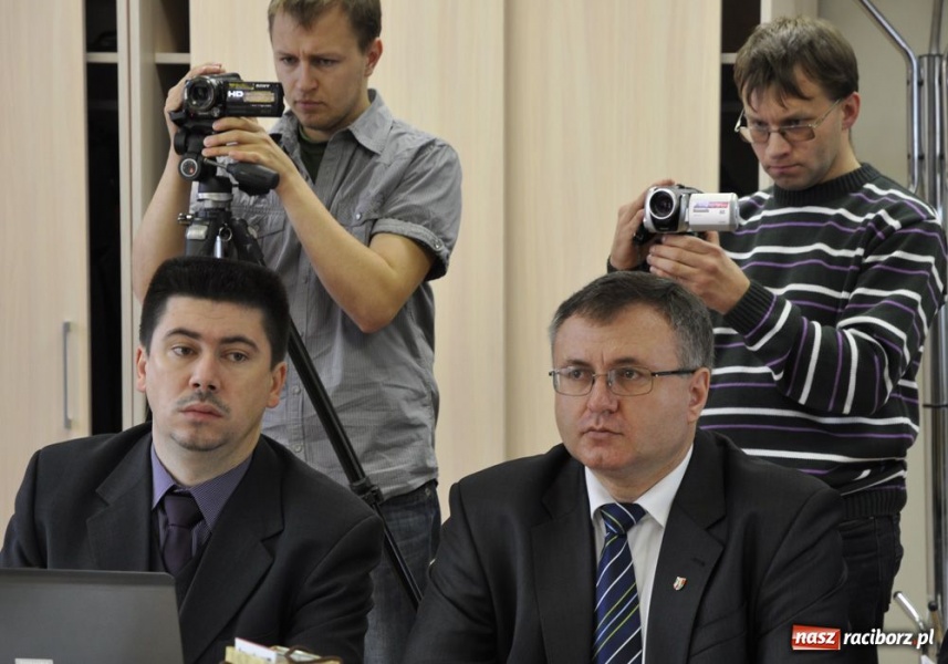 Zdjęcie w galerii na portalu naszraciborz.pl: Powiatowy rozdział stanowisk wiadomości z regionu