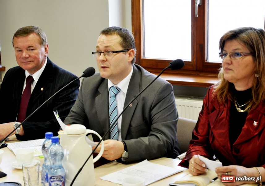 Zdjęcie w galerii na portalu naszraciborz.pl: Powiatowy rozdział stanowisk wiadomości z regionu